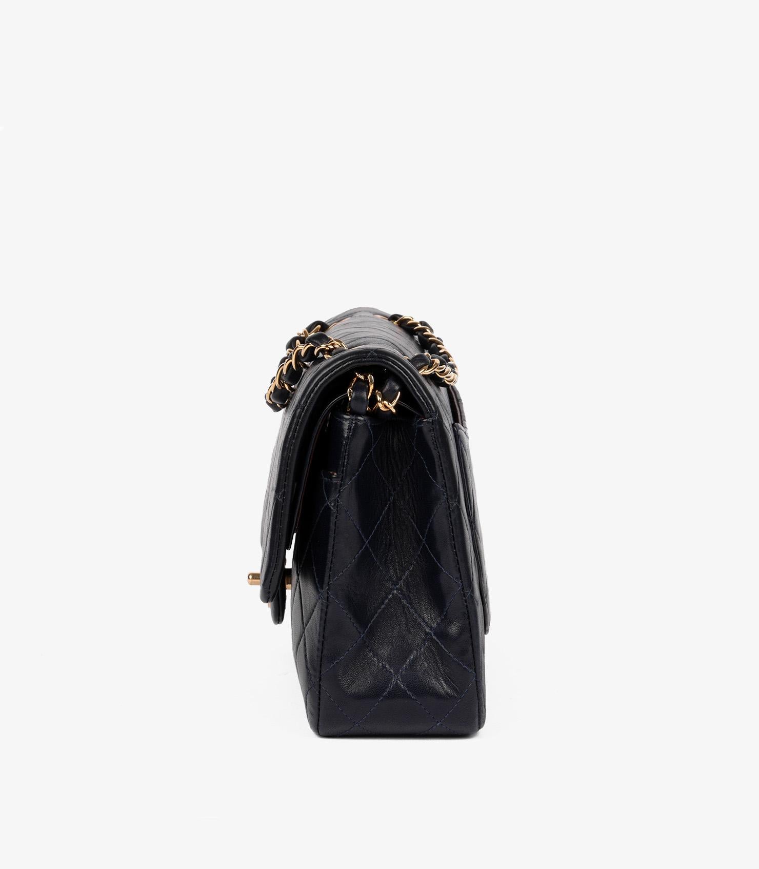 De las mujeres Chanel Bolso Clásico Acolchado Azul Marino Piel de Cordero Vintage Mediano con Doble Solapa