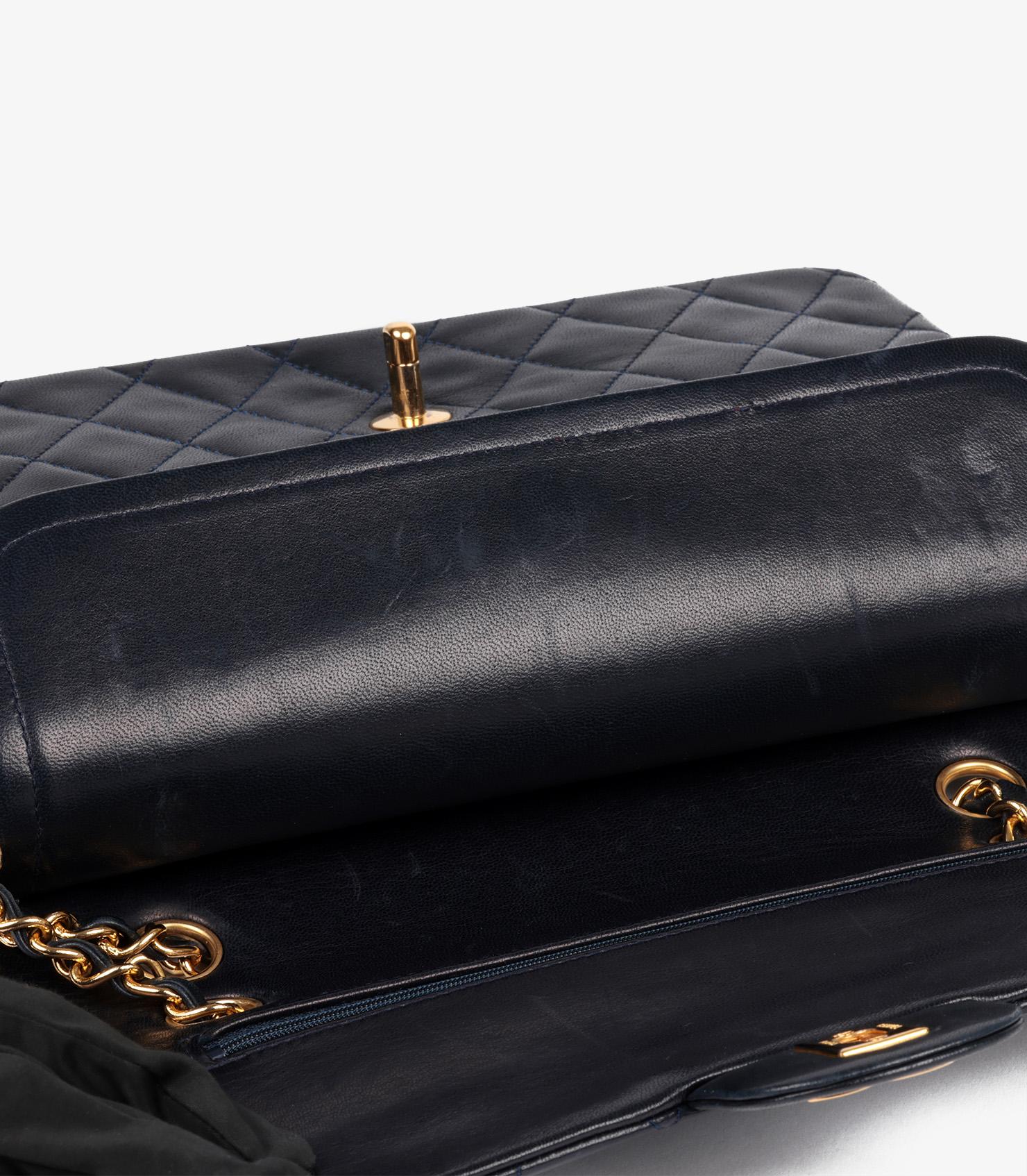 Chanel Navy Quilted Lambskin Vintage Medium Classic Double Flap Bag en vente 4