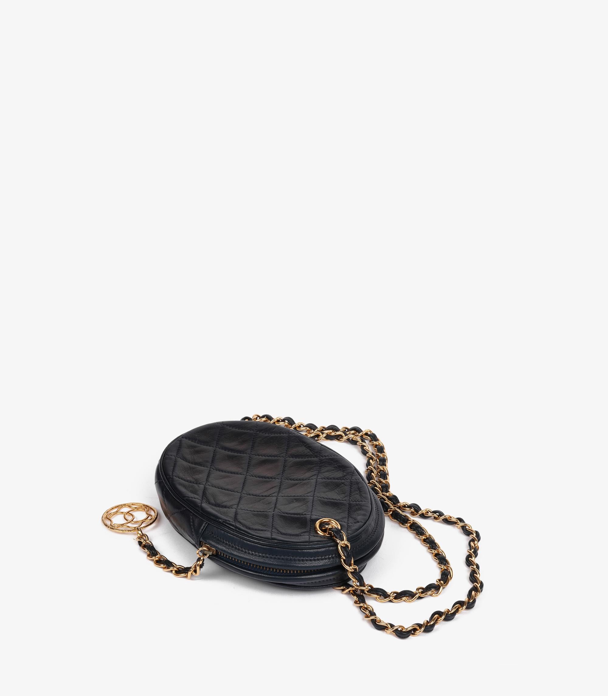 Chanel Piel de cordero acolchada azul marino Vintage Norte-Sur Mini bolso ovalado atemporal Gris en venta