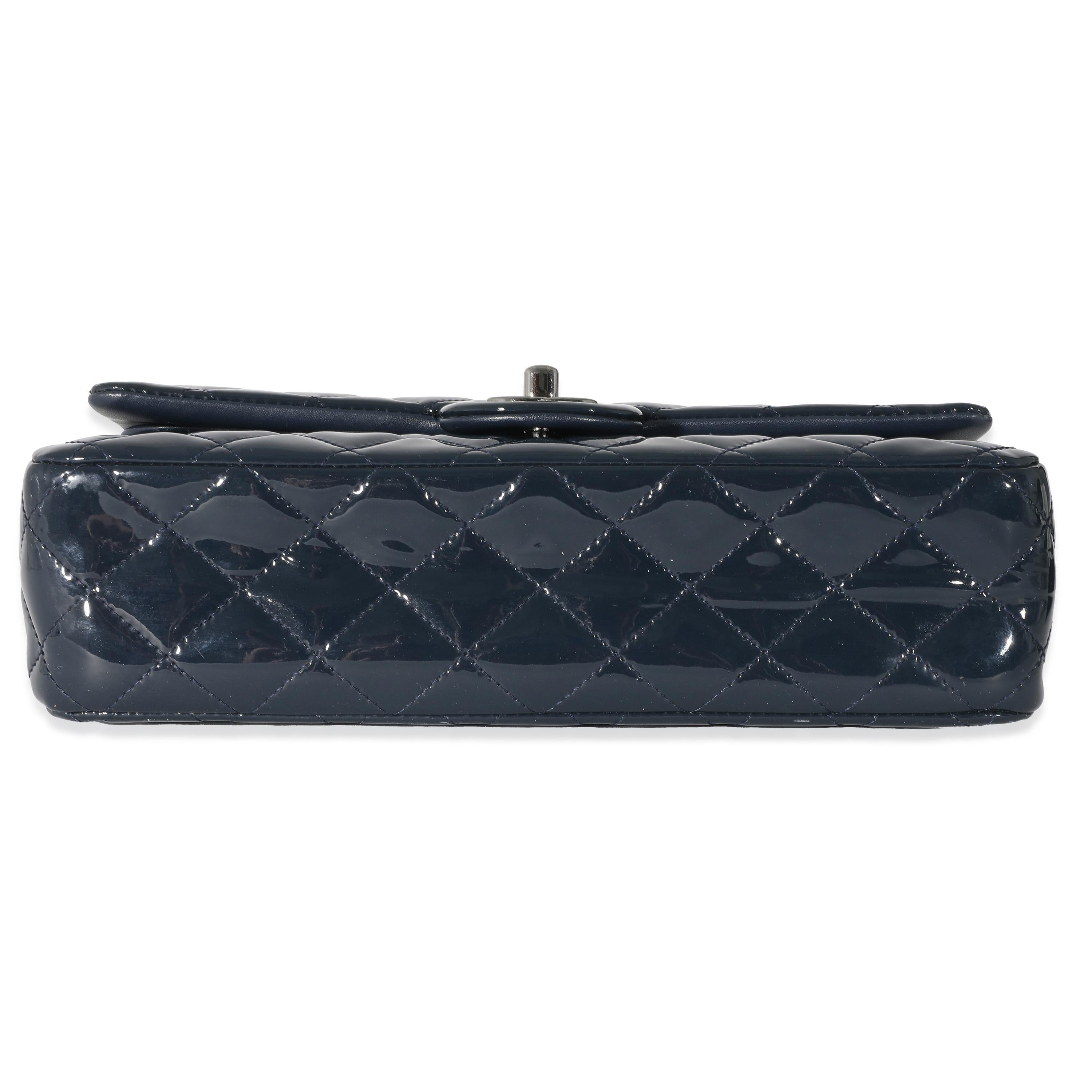 Chanel Navy Quilted Patent Medium Classic Double Flap Bag In Excellent Condition In New York, NY