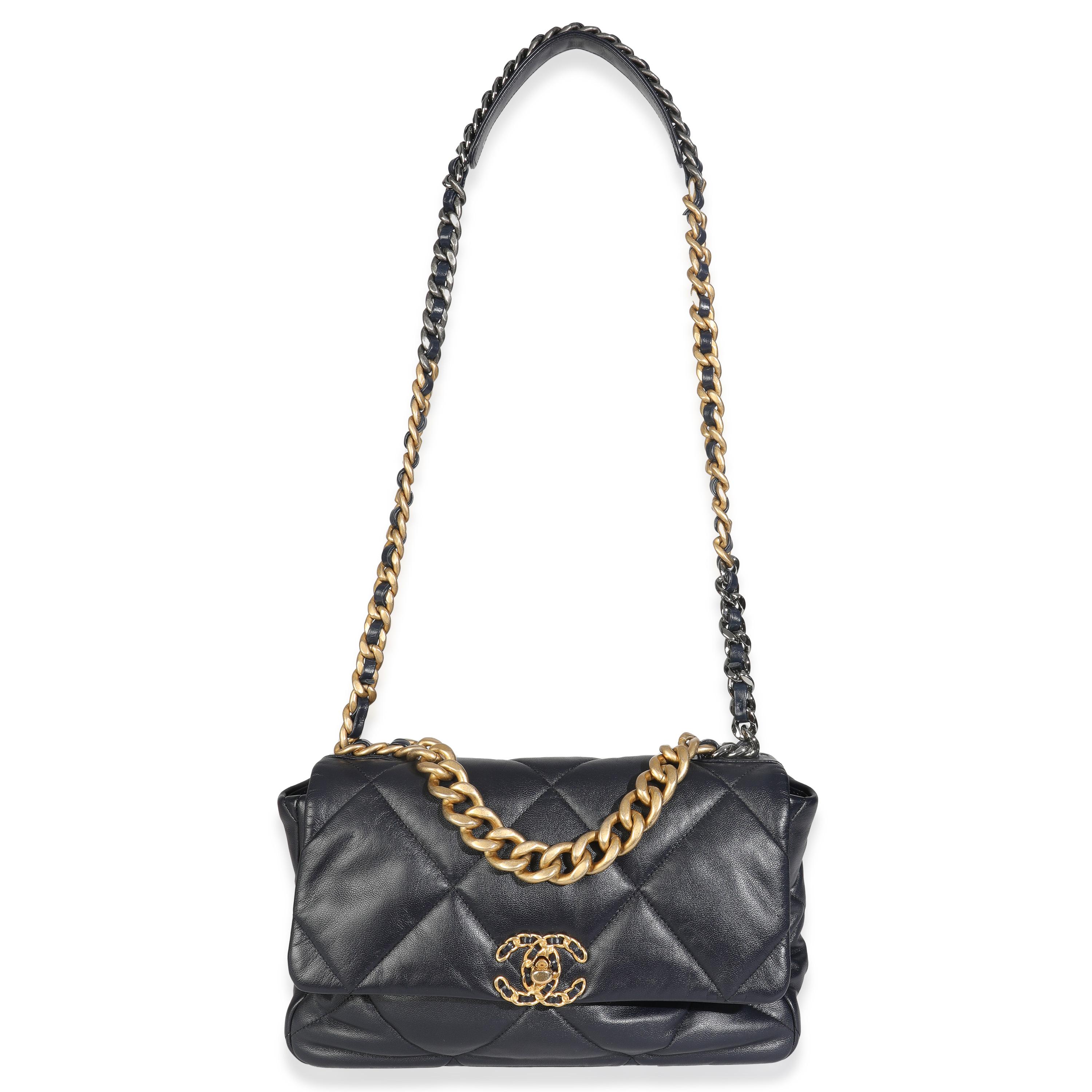 Chanel Navy Gesteppt Glänzendes Lammfell Medium Chanel 19 Klappe Tasche 1