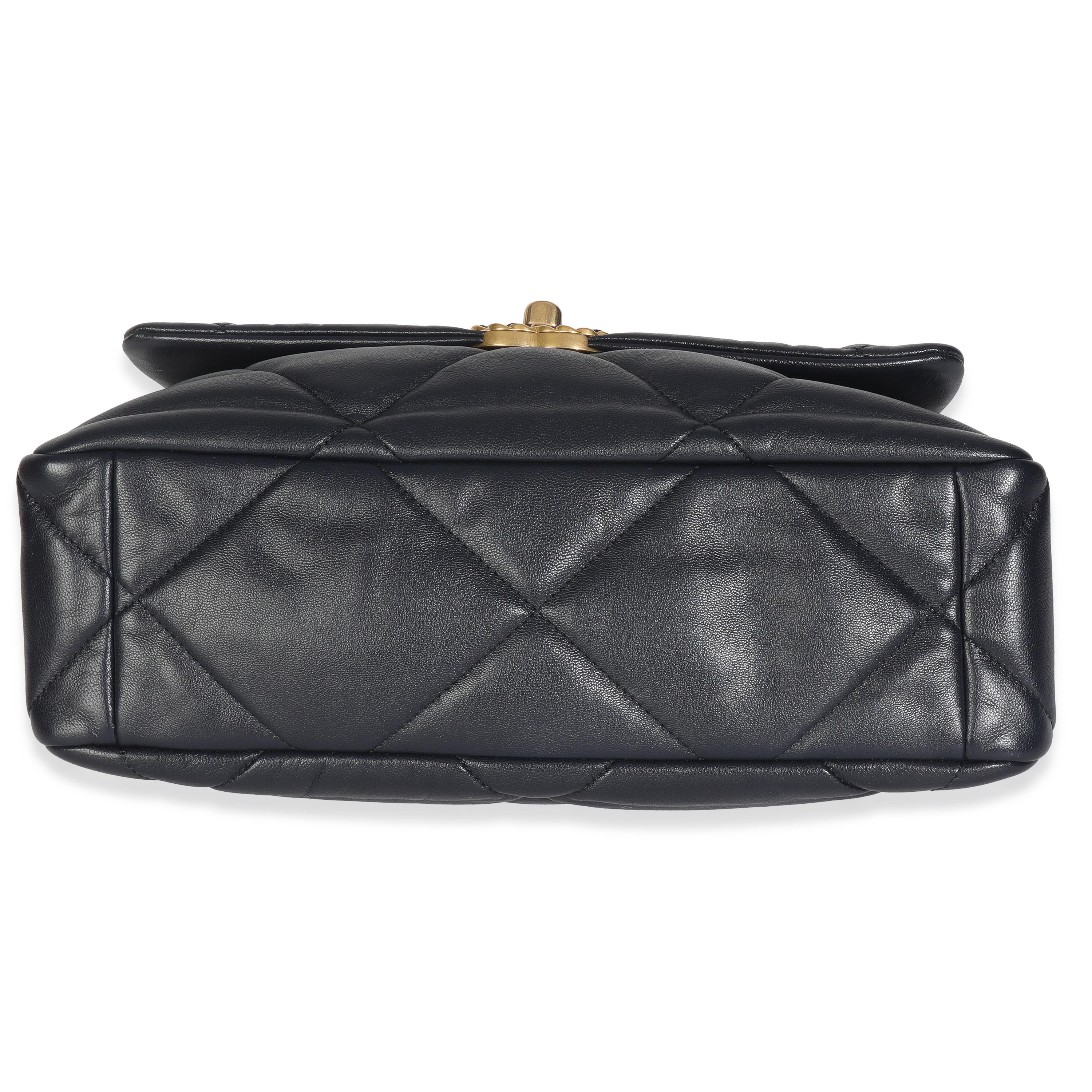 Chanel Navy Gesteppt Glänzendes Lammfell Medium Chanel 19 Klappe Tasche 3