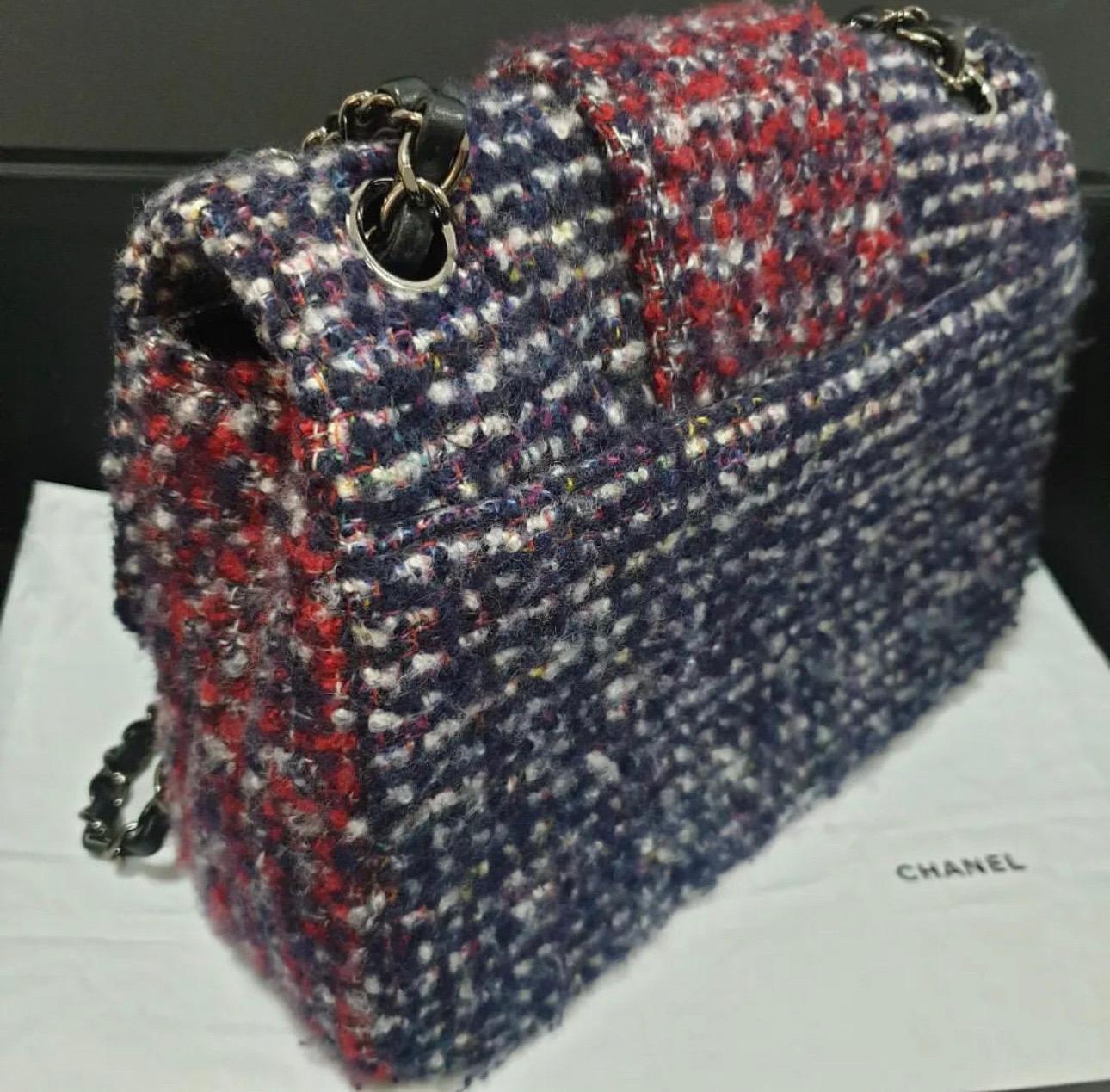 Chanel  Navy Red Knit Tweed Small Elementary Chic Flap Bag In Excellent Condition In Krakow, PL