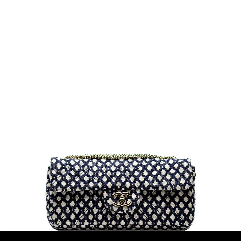 Women's Chanel Navy Resort Blue White Tweed Small Classic Flap Shoulder Bag For Sale