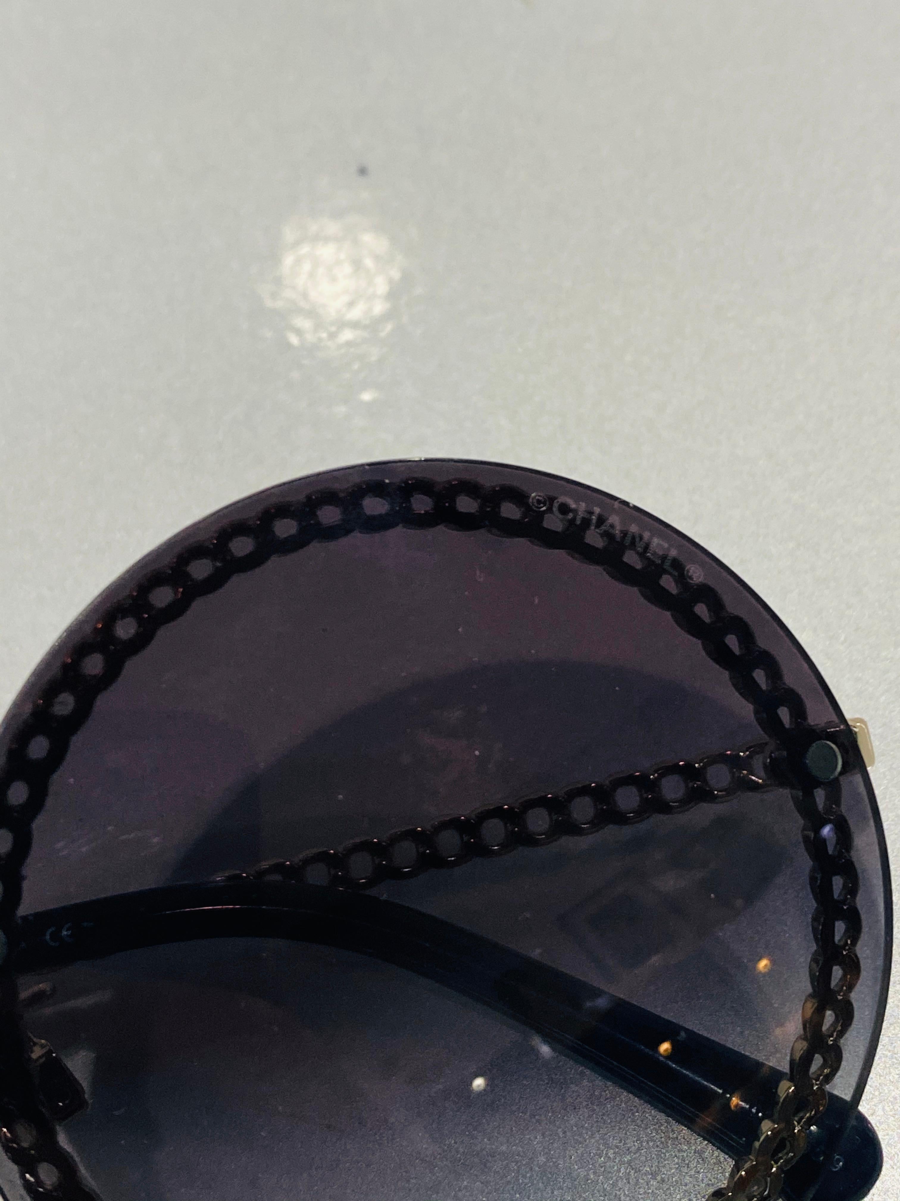 CHANEL Navy Round Sunglasses w/ Gold Chain  1