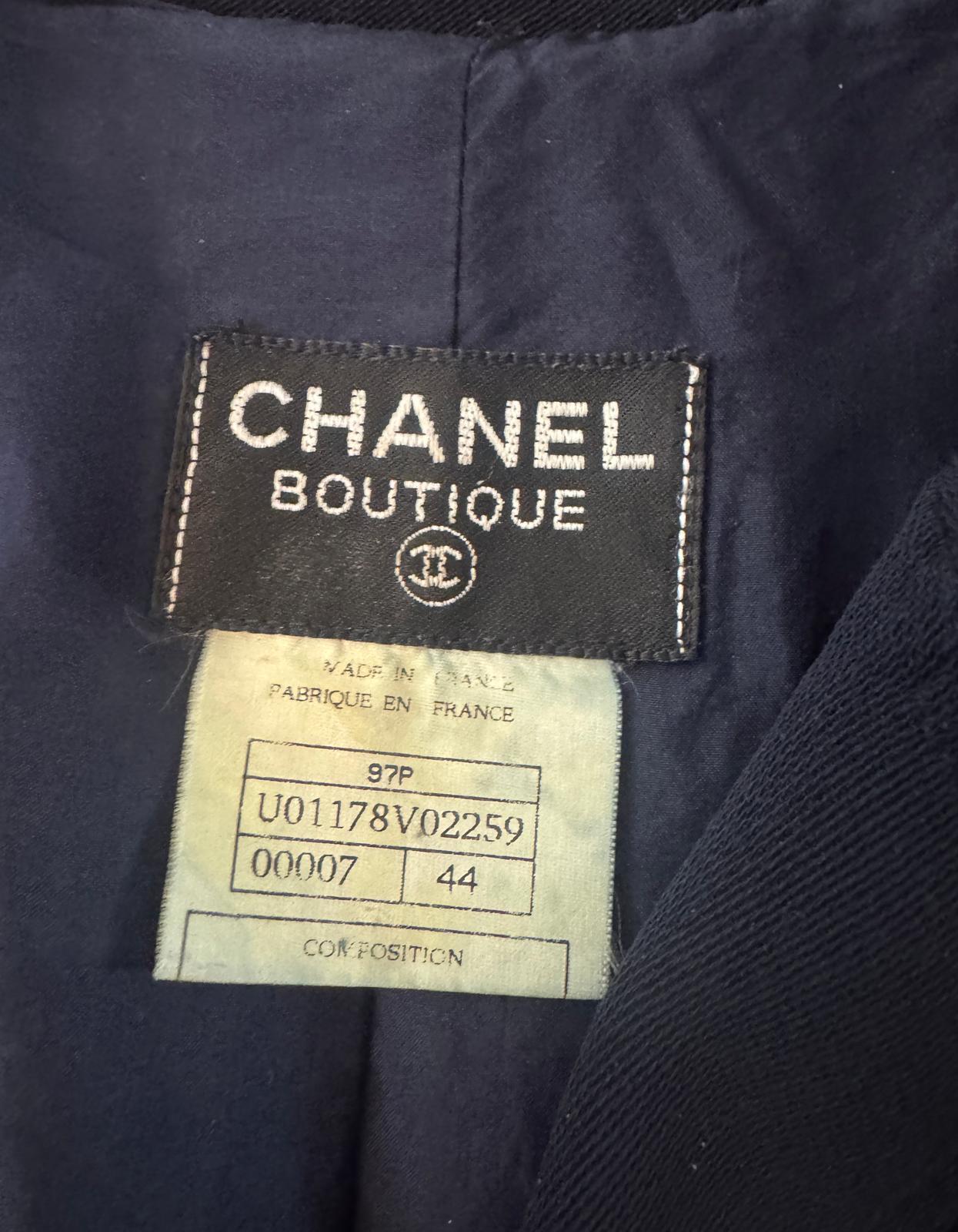 Chanel Marineblaues Kleid mit kurzen Ärmeln und Knöpfen - Größe 44 im Zustand „Gut“ im Angebot in San Francisco, CA