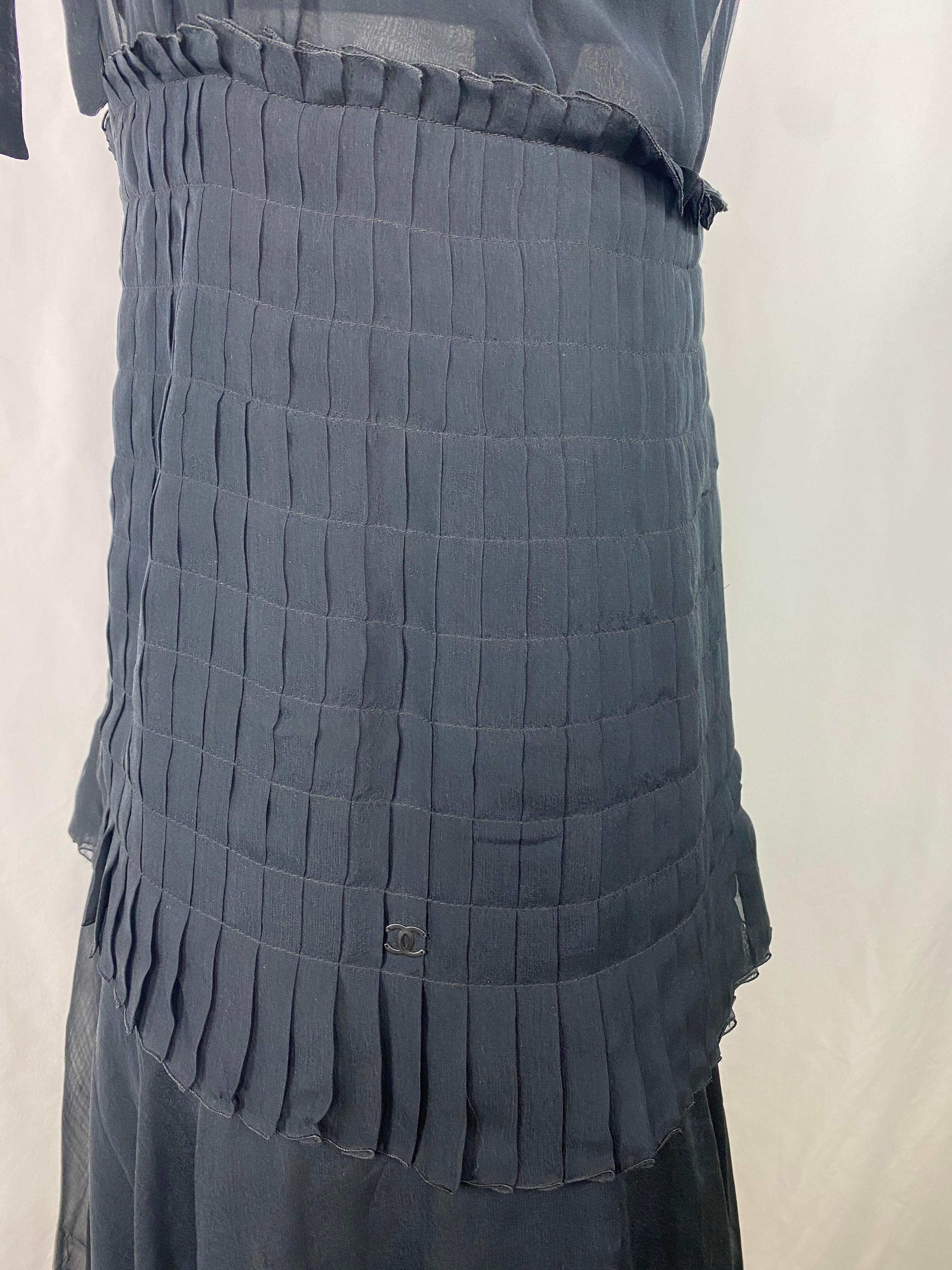 Chanel Navy Silk Midi Dress, Size 38 In Excellent Condition In Beverly Hills, CA