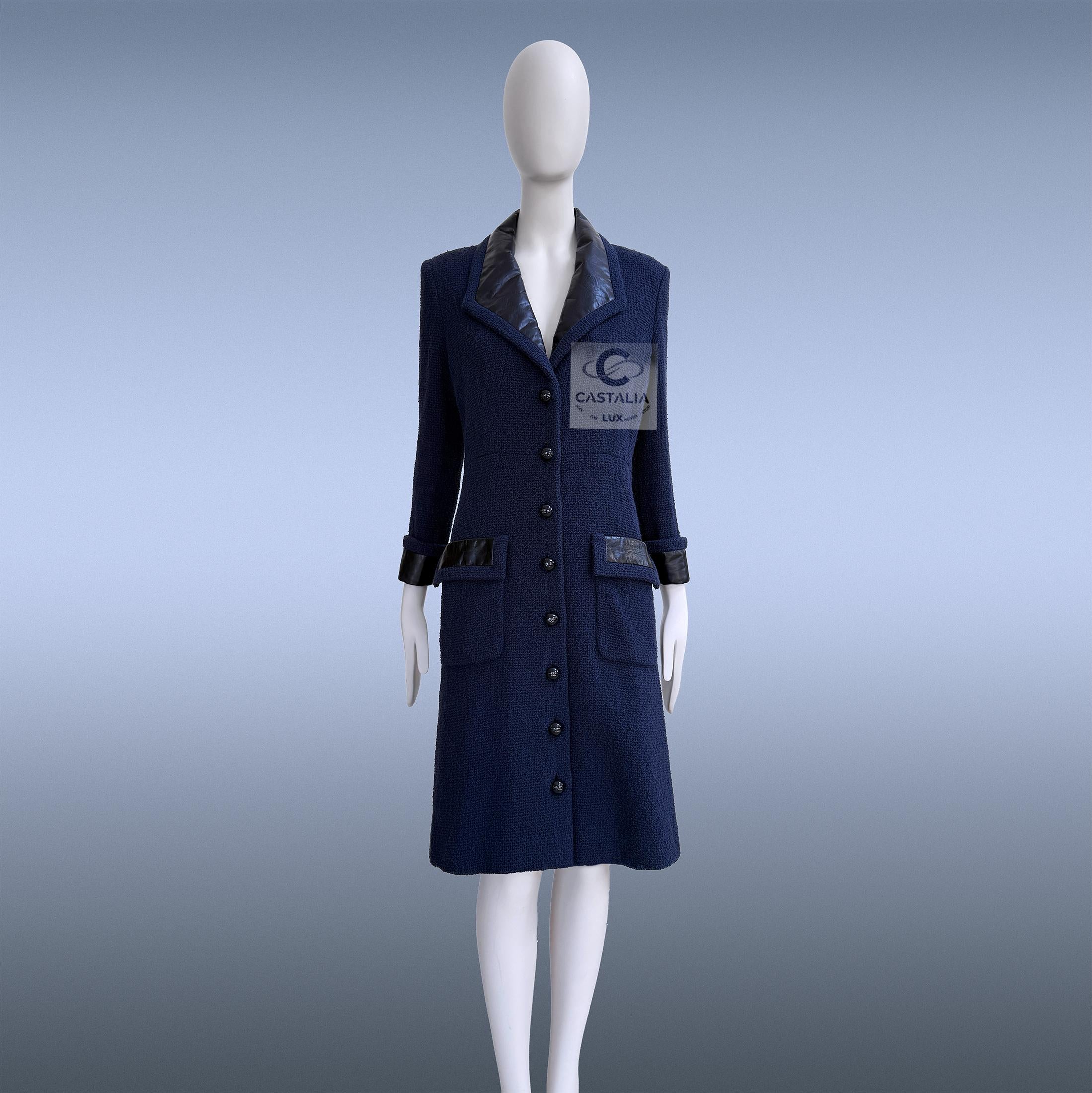 Chanel Navy Tweed Coat with Leather Accents 38 FR For Sale 3