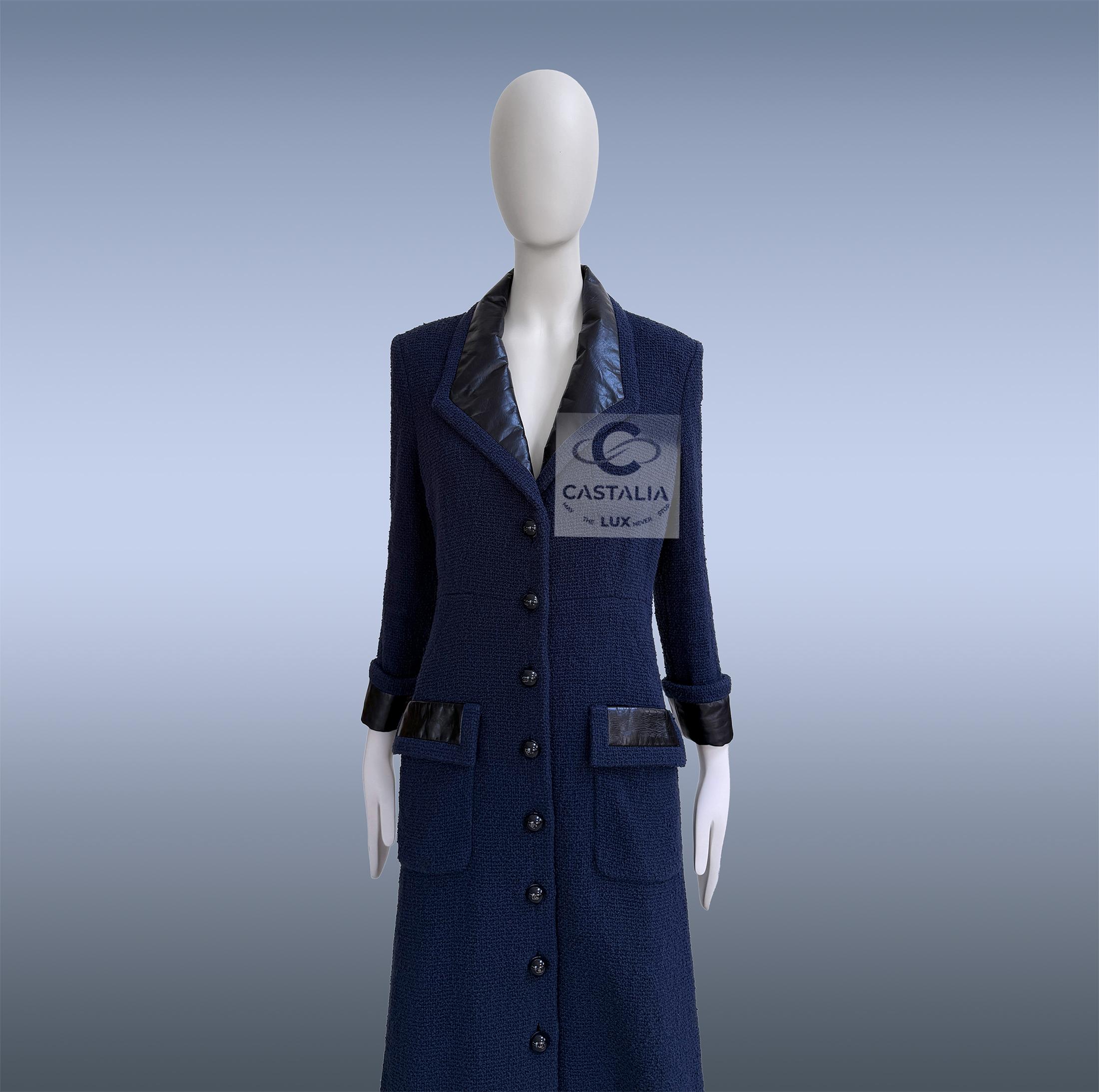 Chanel Navy Tweed Coat with Leather Accents 38 FR For Sale 4