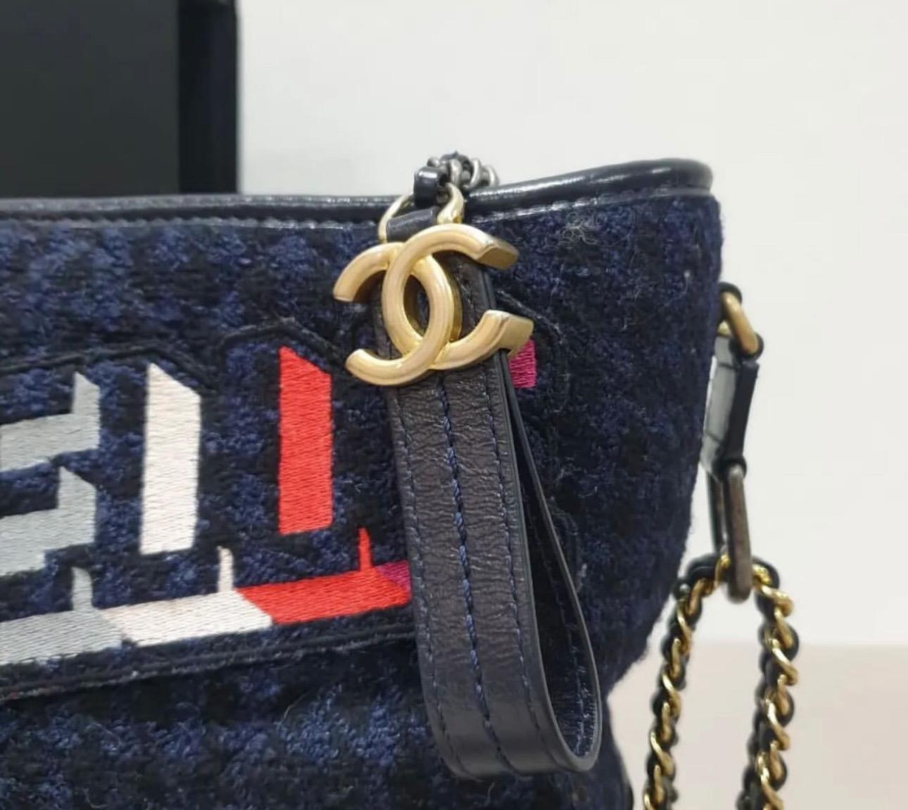 Chanel Navy Tweed Gabrielle Bag In Good Condition For Sale In Krakow, PL