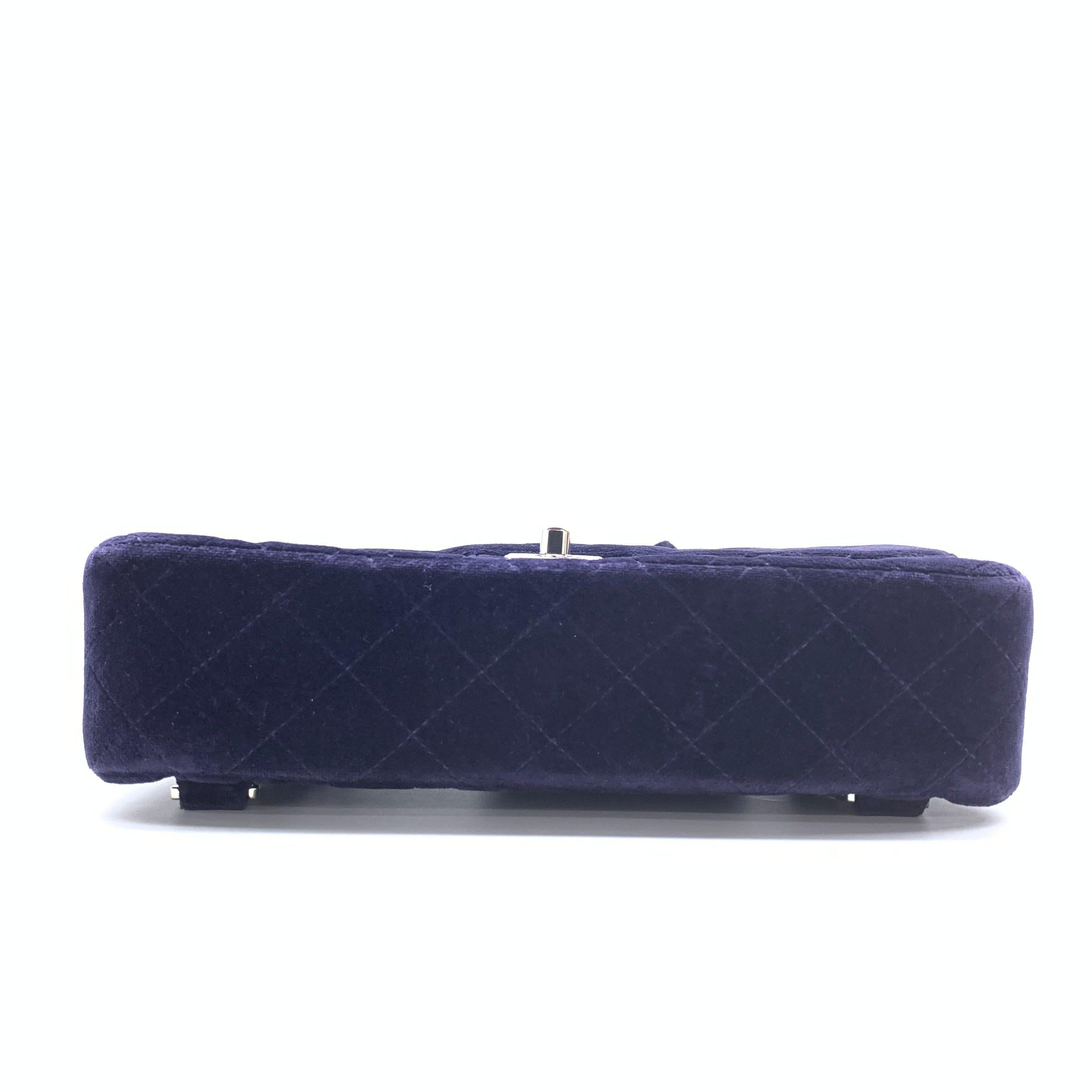Chanel Navy Velvet Shoulder Flap Blackpack Vintage Silver HW, 1996 en venta 4
