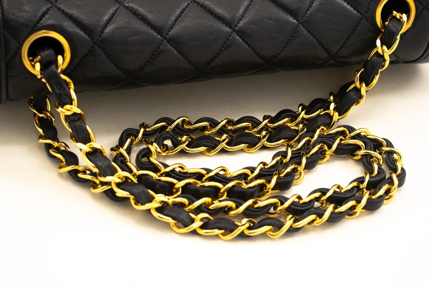 CHANEL NAVY Vintage Chain Shoulder Bag Lambskin Flap Quilted Purse For Sale 9