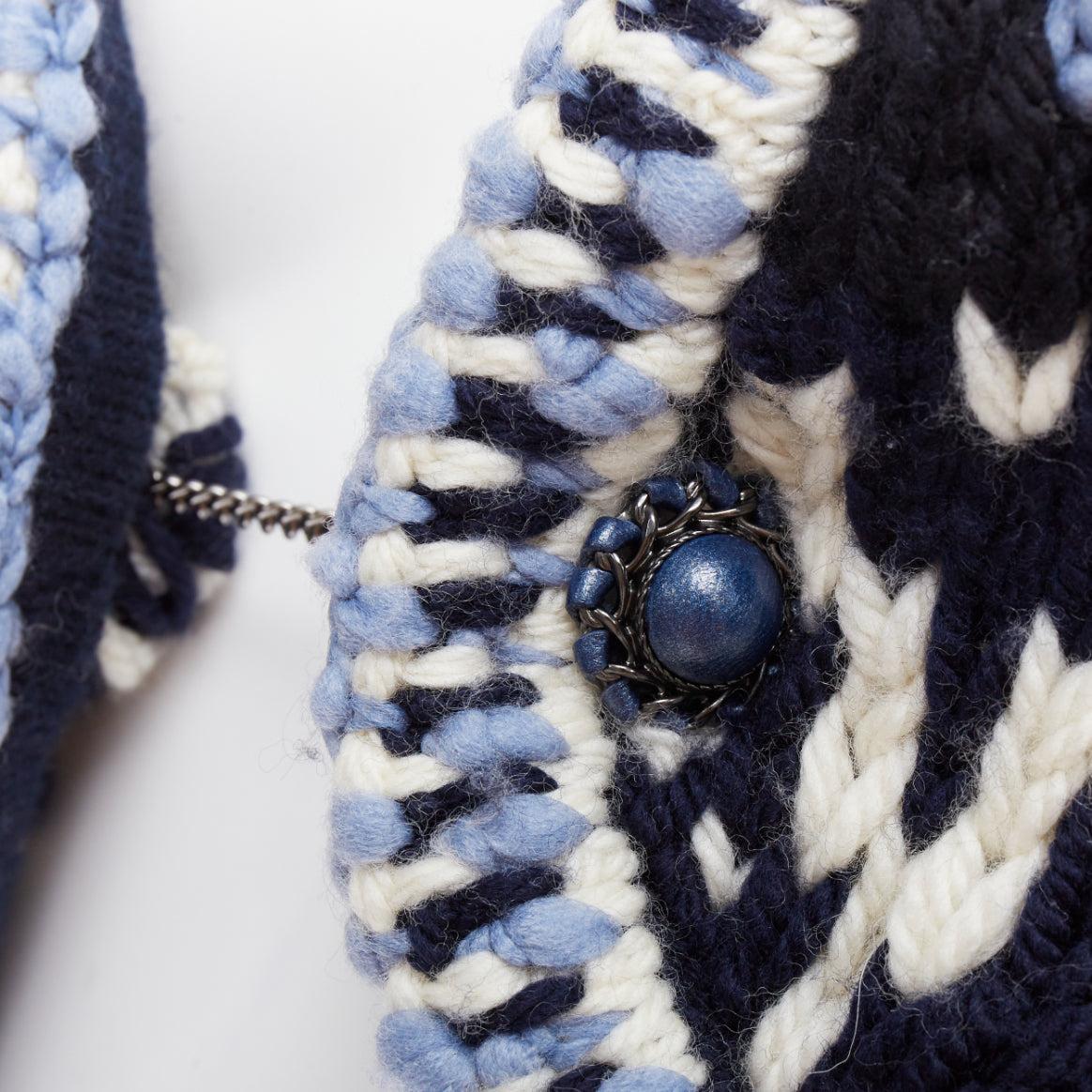 CHANEL navy white black wool braid trim cropped cardigan FR36 S
Reference: TGAS/E00530
Brand: Chanel
Designer: Virginie Viard
Material: Wool, Blend
Color: Blue, Black
Pattern: Abstract
Closure: Button
Made in: Italy

CONDITION:
Condition: Excellent,