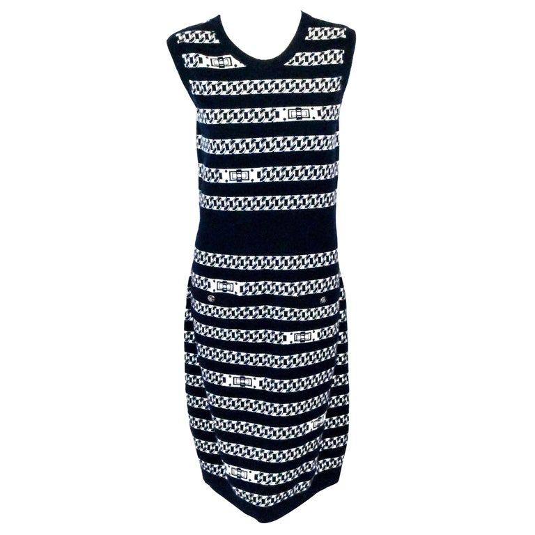 Chanel Navy and White Cashmere Sleeveless Intarsia Chain Link