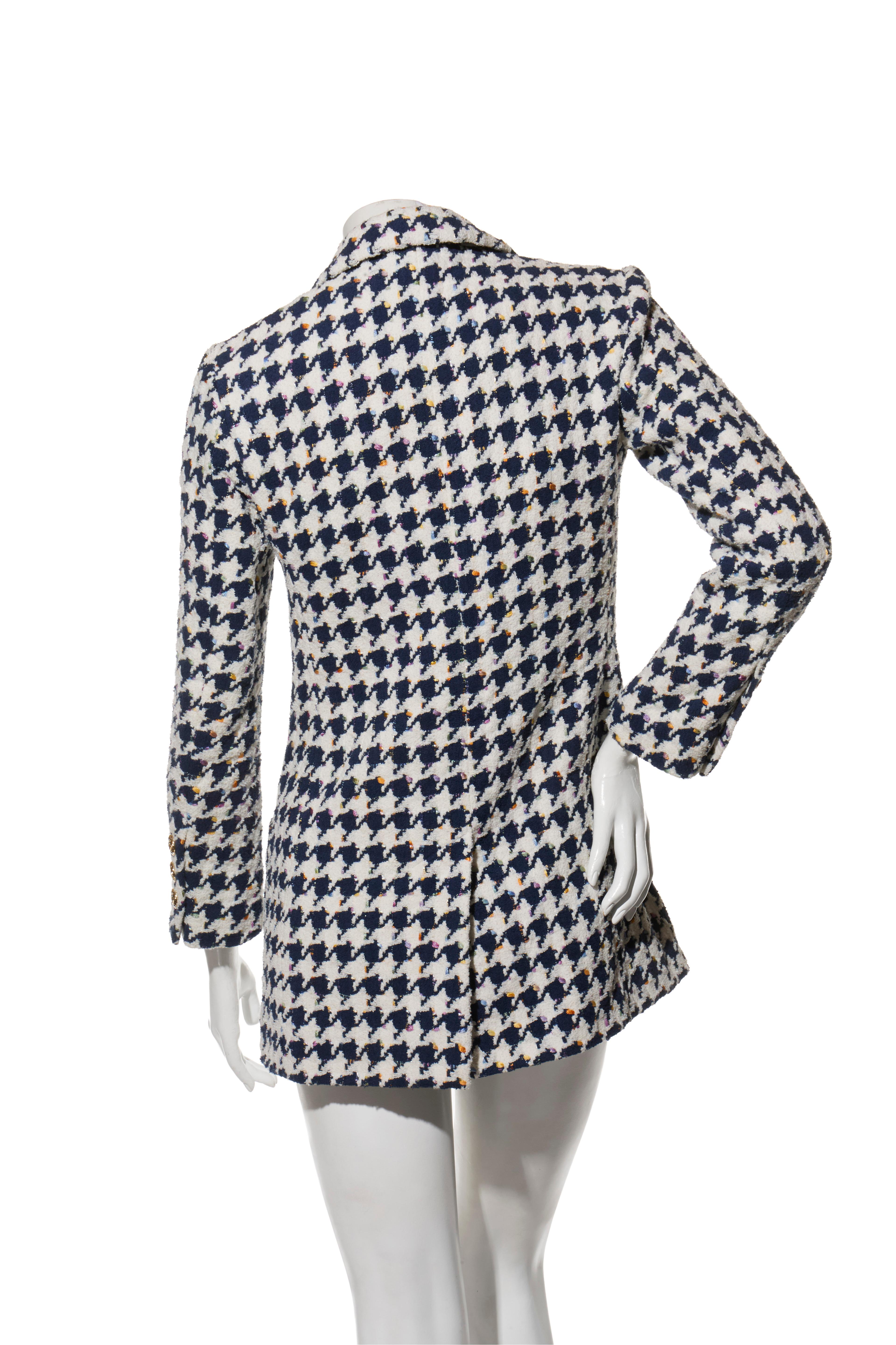 Women's Chanel Navy & White Houndstooth Tweed Blazer Spring/Summer 2018 Size FR 34 For Sale