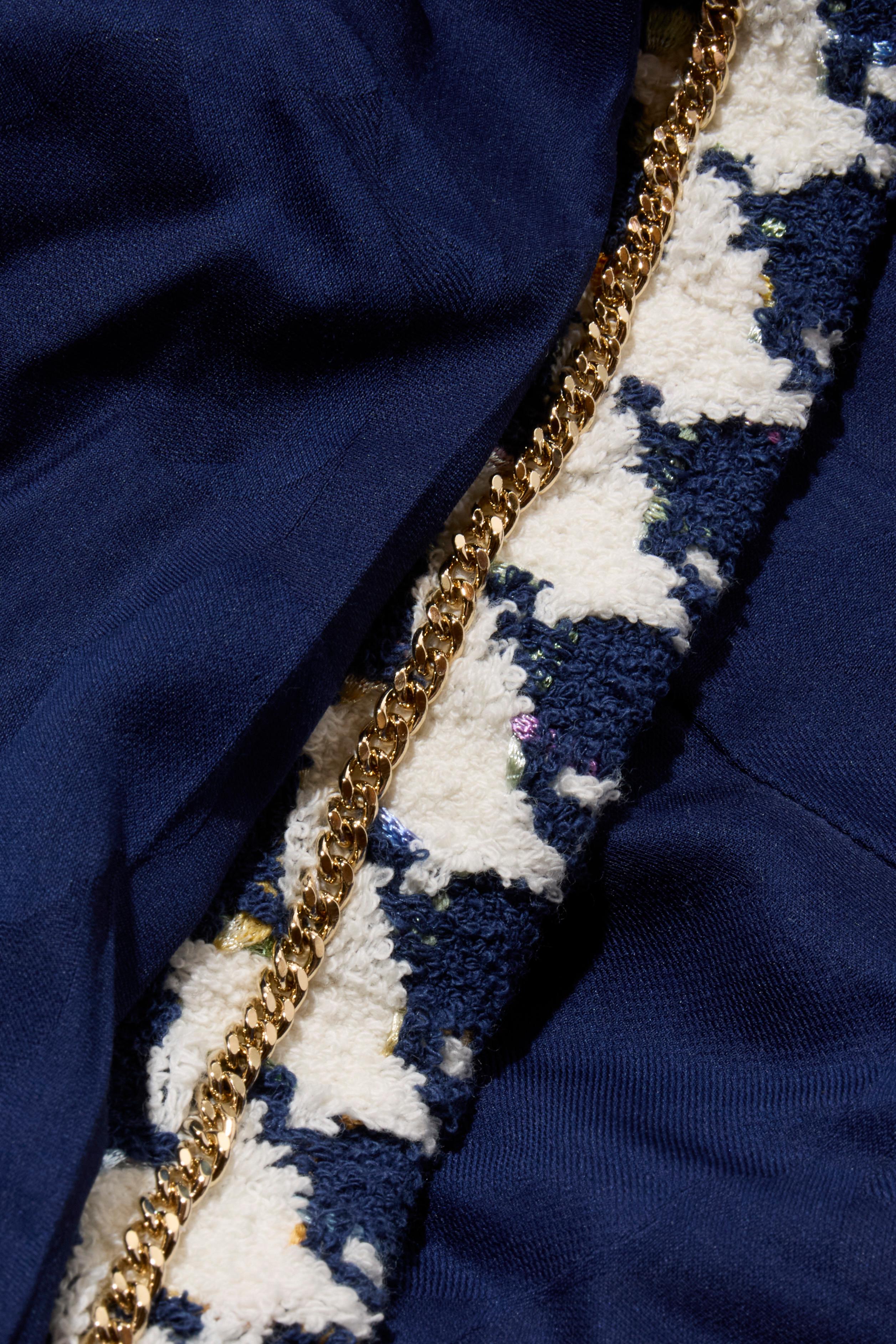 Chanel Navy & White Houndstooth Tweed Blazer Spring/Summer 2018 Size FR 34 For Sale 3