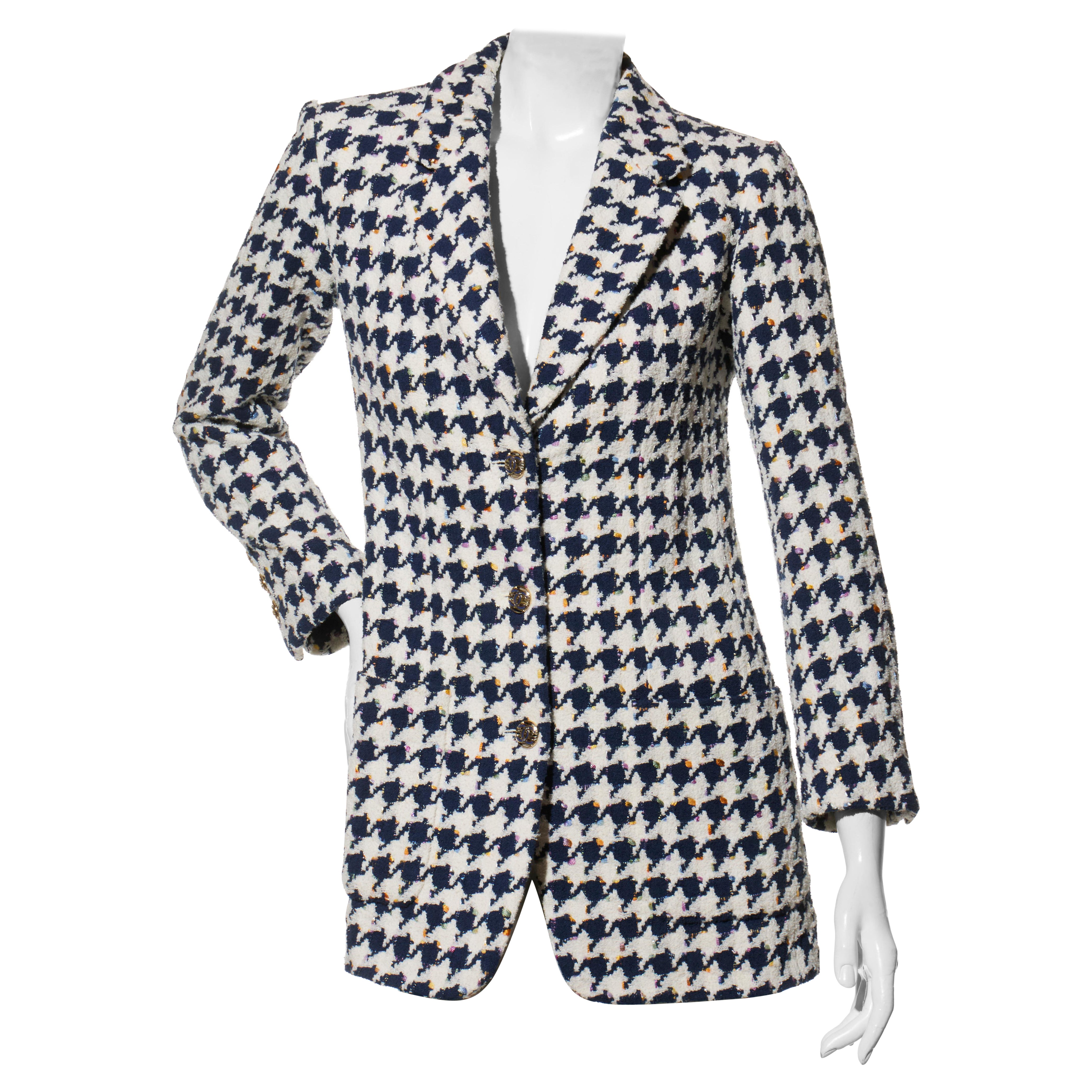 Chanel Navy & White Houndstooth Tweed Blazer Spring/Summer 2018 Size FR 34 For Sale
