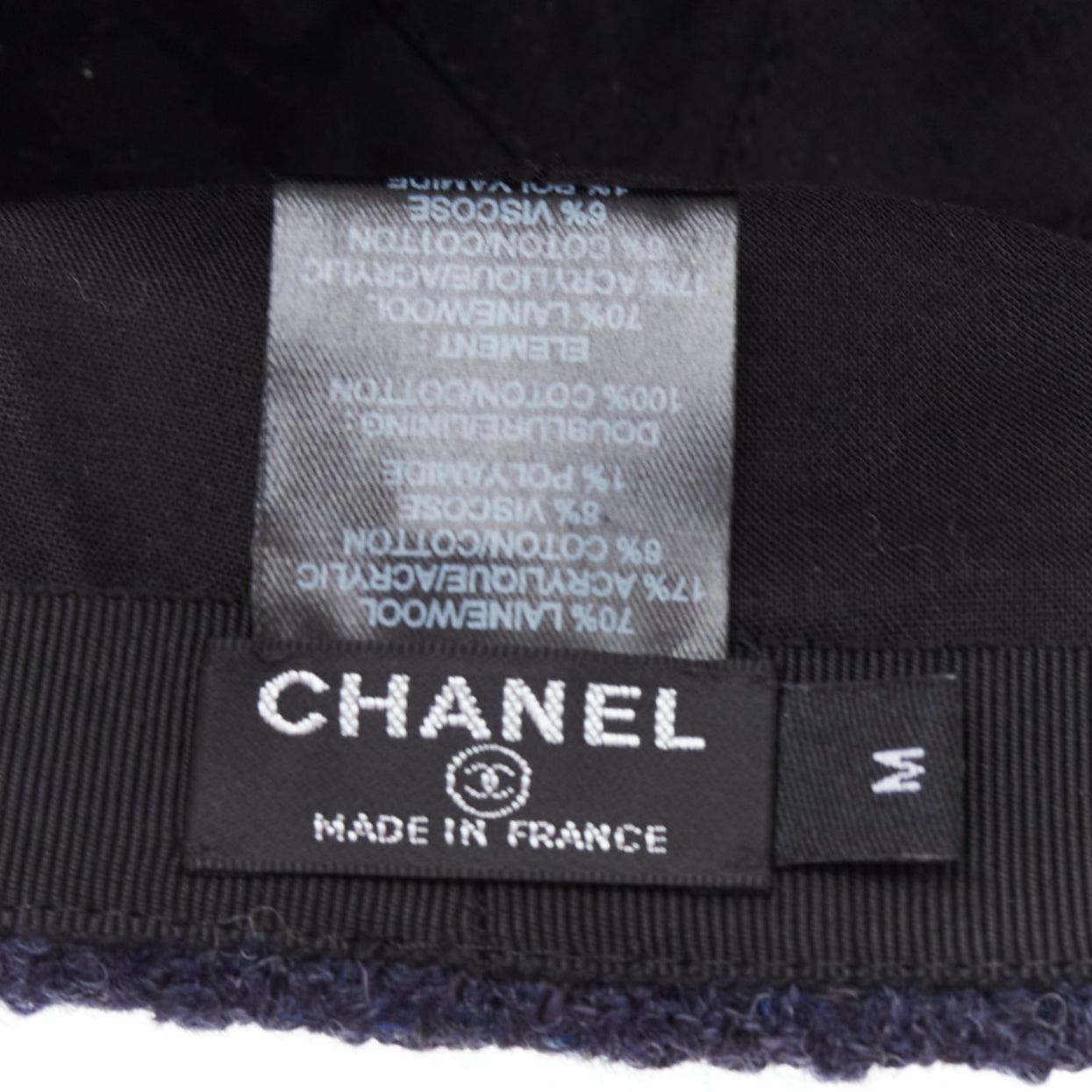 CHANEL navy Wolltweed CC Logo Abzeichen Baseball Cap M im Angebot 3