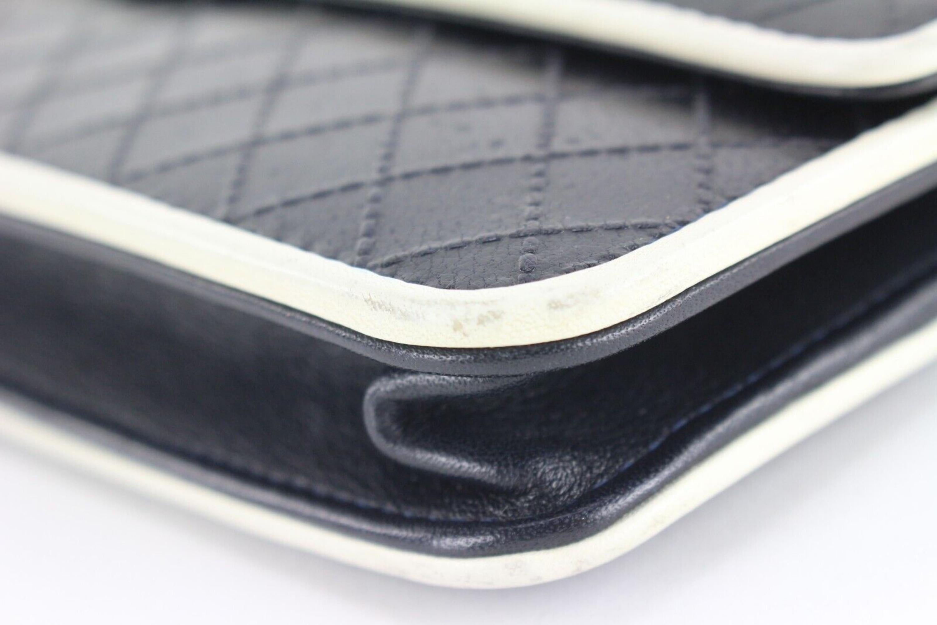 Chanel Navy x White Glazed Calfskin Wallet on Chain SHW WOC 3CJ1110
Date Code/Serial Number: 11110388

Made In: Italy

Measurements: Length:  7.5