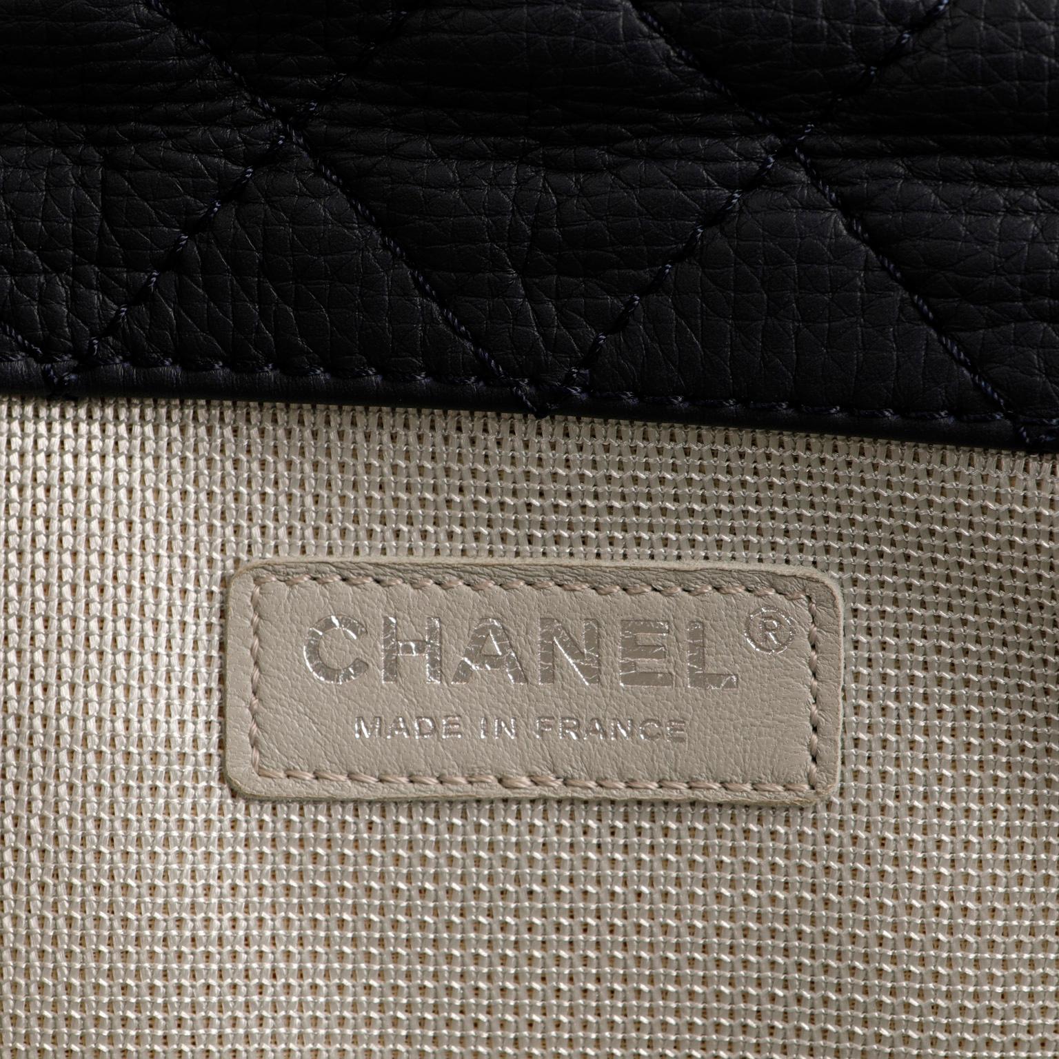 Chanel Navy XXL Classic Travel Flap Bag In Excellent Condition For Sale In Palm Beach, FL