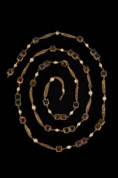 Chanel necklace 1983