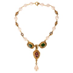 Chanel necklace 1985