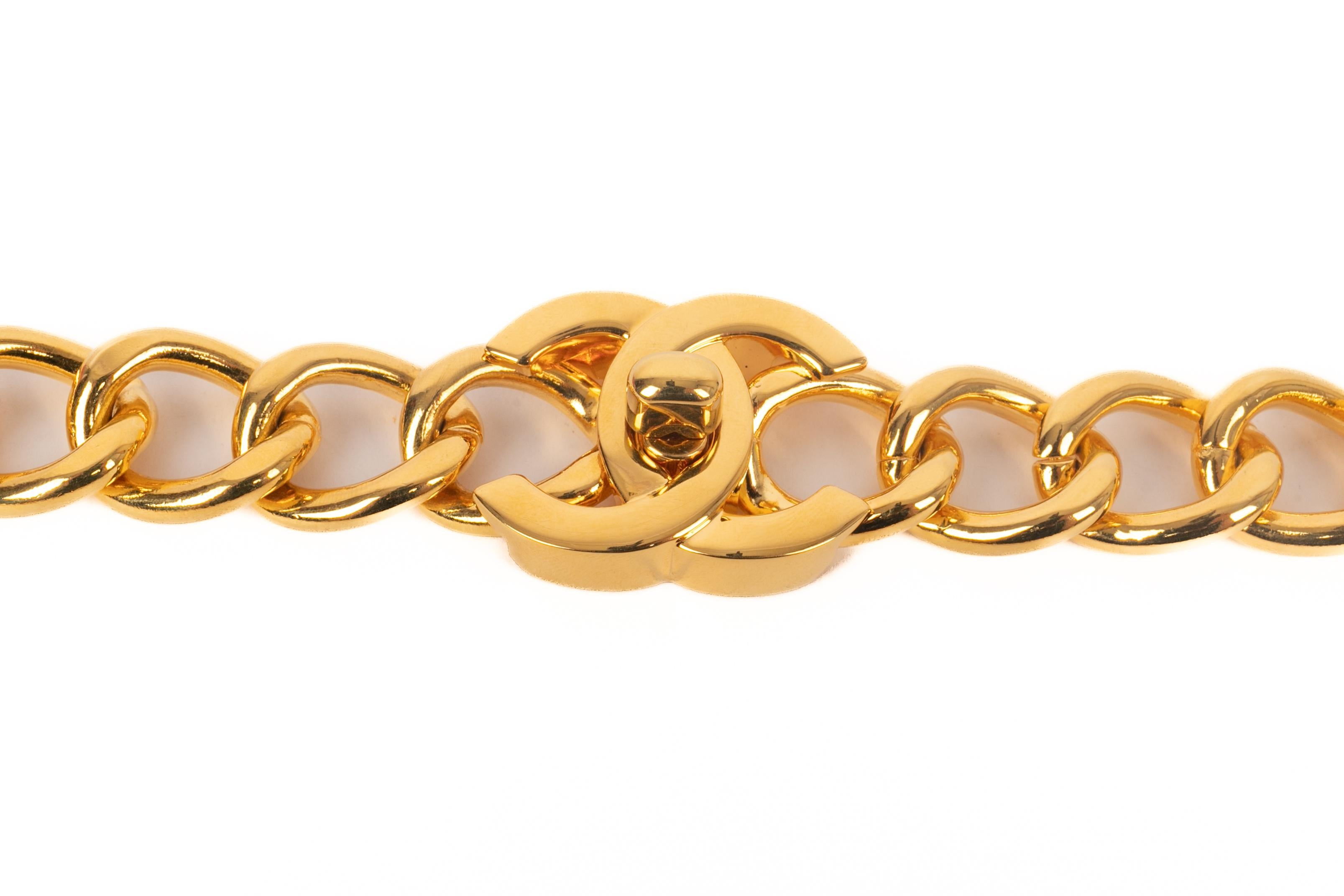 Chanel necklace / belt turnlock 1996 For Sale 1