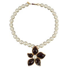 Collana Chanel disegnata da Karl Lagerfeld, risalente ai primi anni ’80
