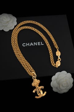 Chanel necklace by Karl Lagerfeld Fall-Winter 1995