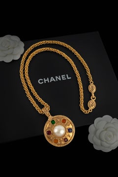Chanel necklace by Karl Lagerfeld Fall-Winter 1995