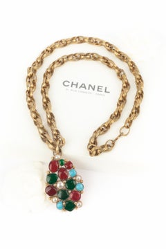 Chanel necklace Coco era