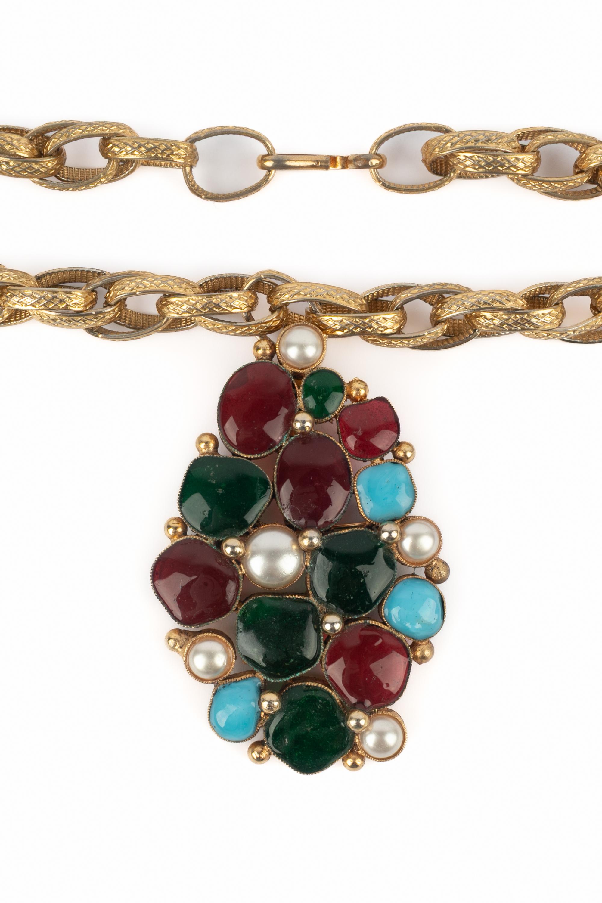 Donna Collana Chanel epoca Coco in vendita