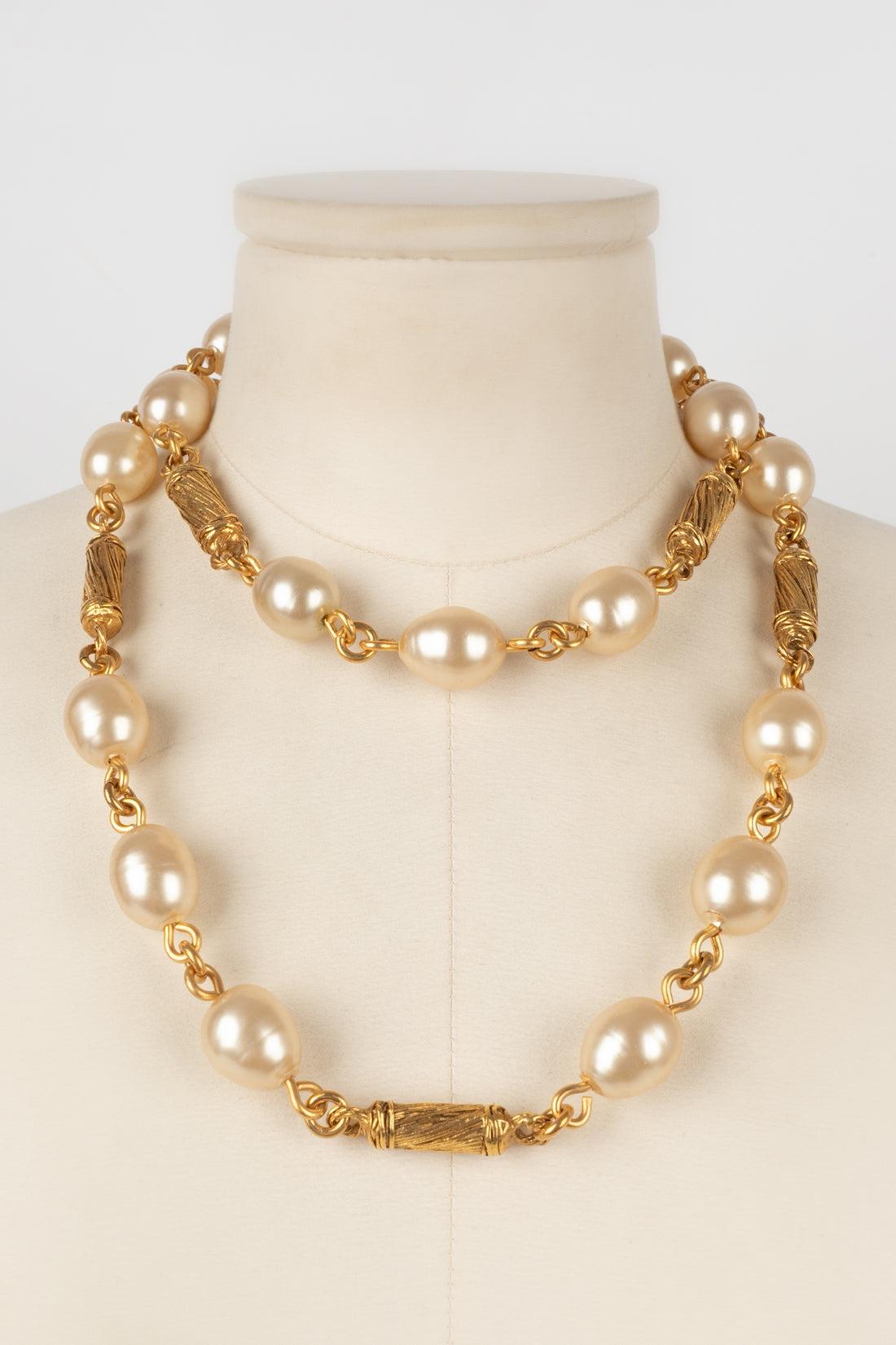 Women's Chanel Necklace Fall, 1994