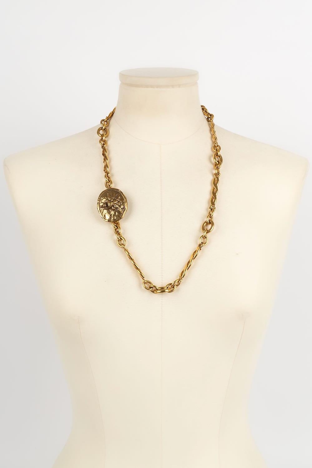 Women's Chanel necklace For Sale