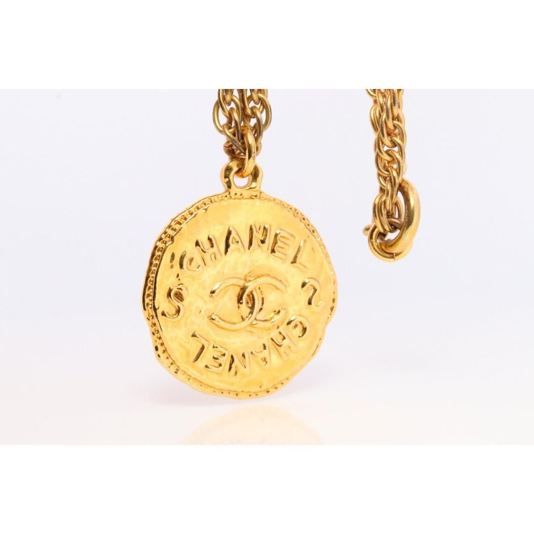 Chanel Necklace. Genuine CC CHANEL Round LOGO Coin Necklace. Disc Medallion For Sale 5