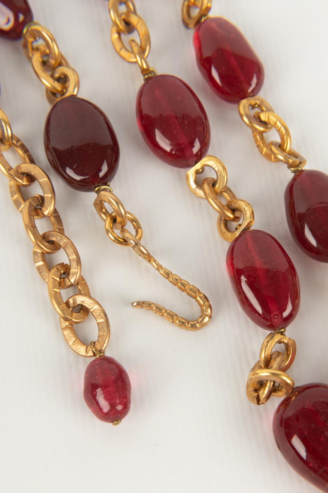 Chanel Necklace Haute Couture in Golden Metal with Red Glass Pearls For Sale 1