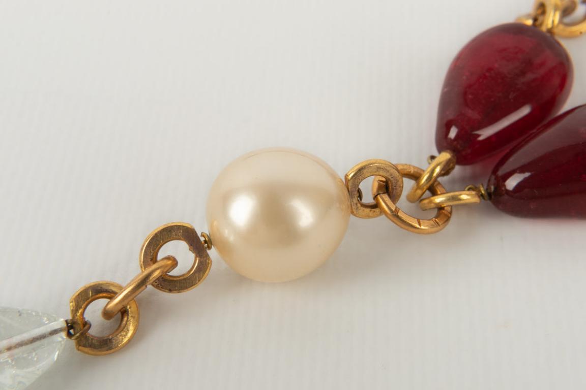 Chanel Necklace Haute Couture in Golden Metal with Red Glass Pearls For Sale 3