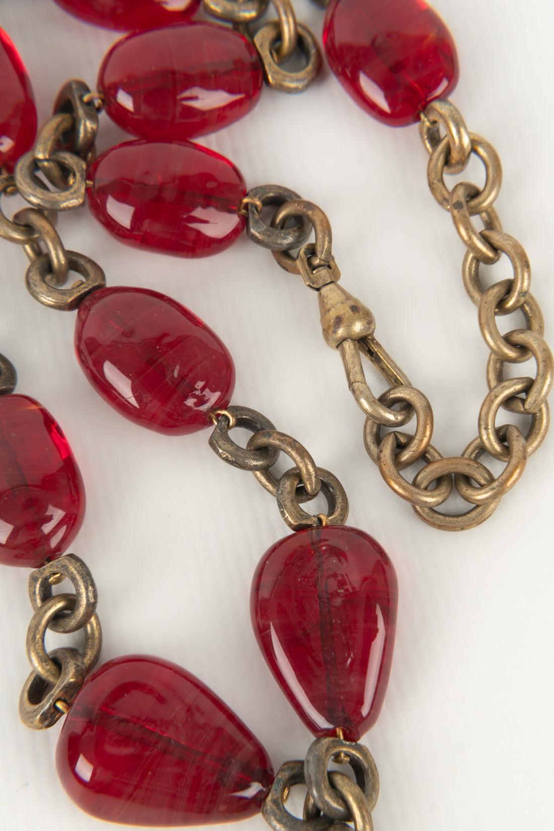 Chanel Necklace Haute Couture in Old Golden Metal with Red Glass Pearls For Sale 4