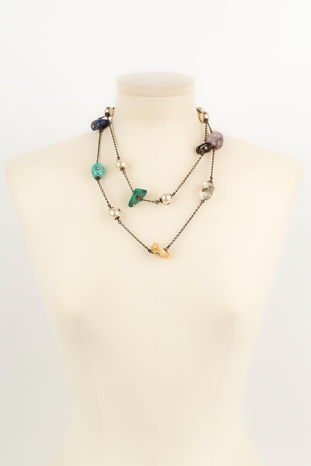 Chanel Halskette aus verkupfertem Metall und Hartsteinperlen im Zustand „Hervorragend“ im Angebot in SAINT-OUEN-SUR-SEINE, FR