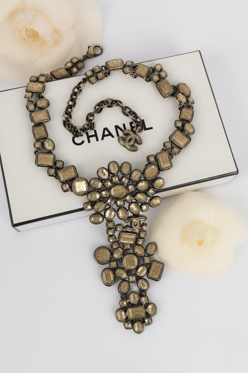 Chanel Necklace in Dark Silver Plated Metal For Sale 8