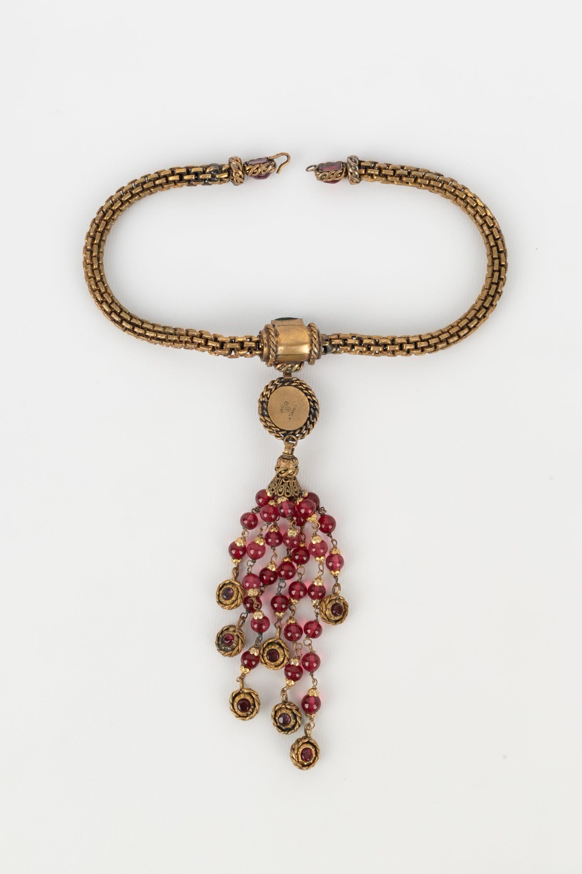 Chanel Necklace in Glass Paste and Dark-Golden Metal, 1984 In Good Condition For Sale In SAINT-OUEN-SUR-SEINE, FR
