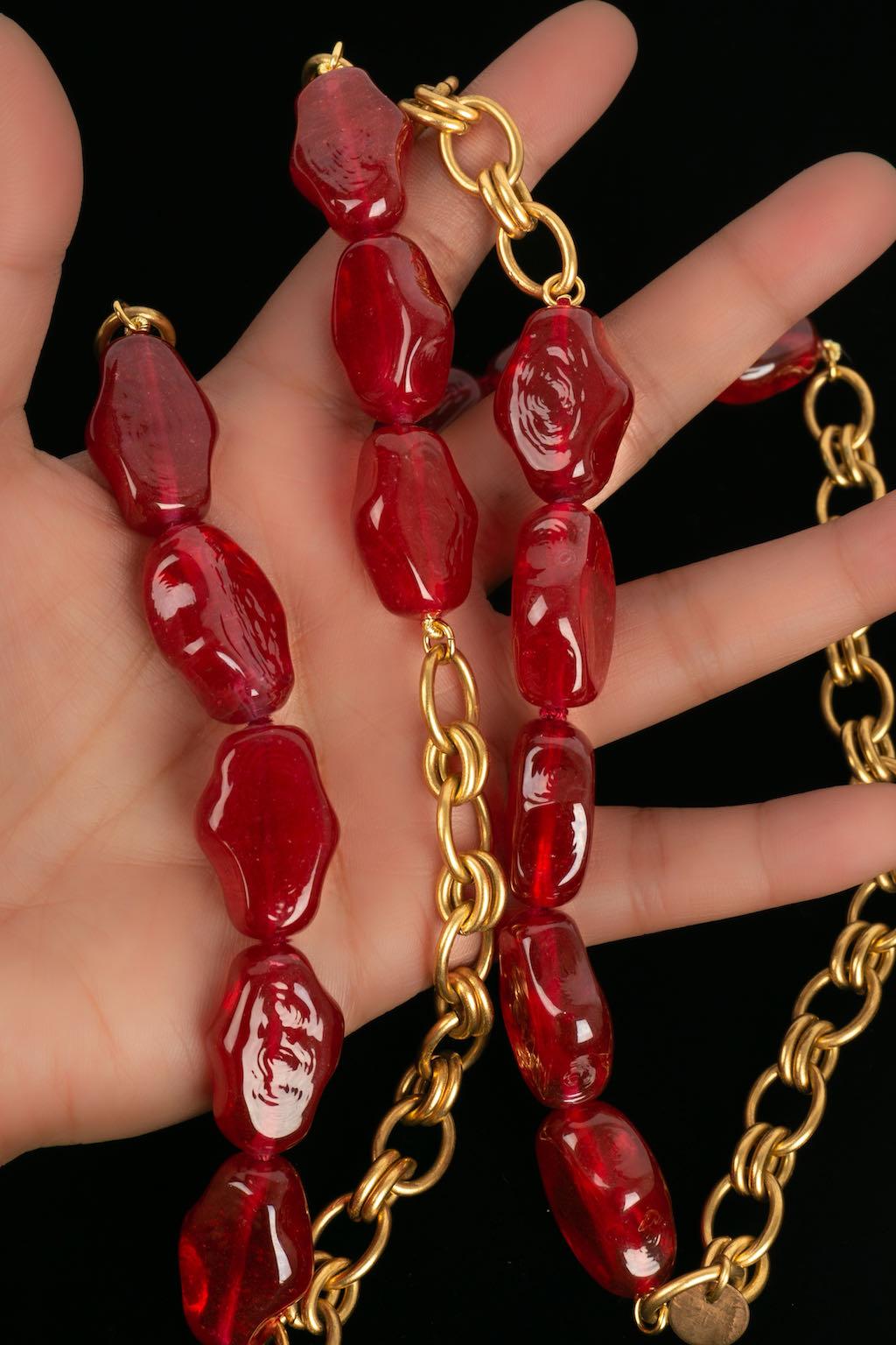 Chanel Halskette aus Gold, Metall und rotem Glas mit Paste-Perlen im Angebot 3