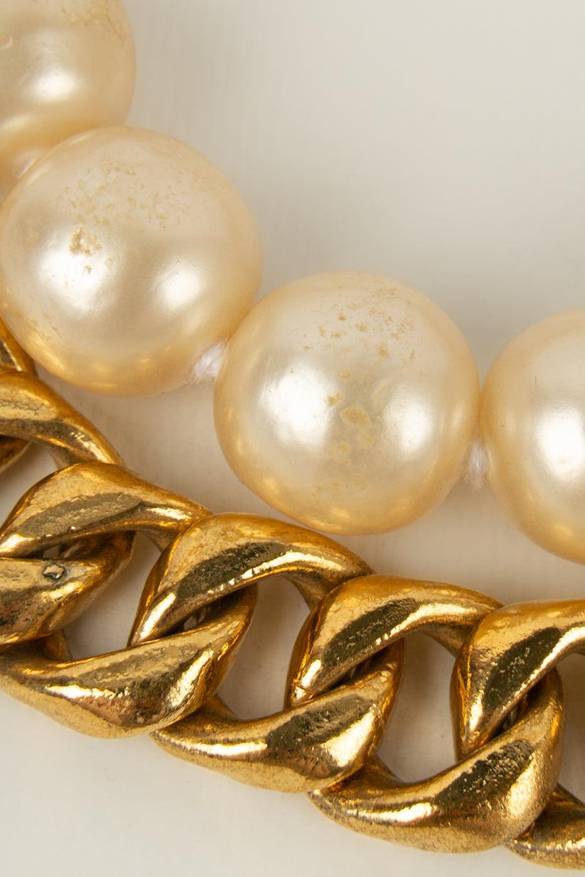 Chanel Halskette aus Gold Metallkette und Perlenperlen 2