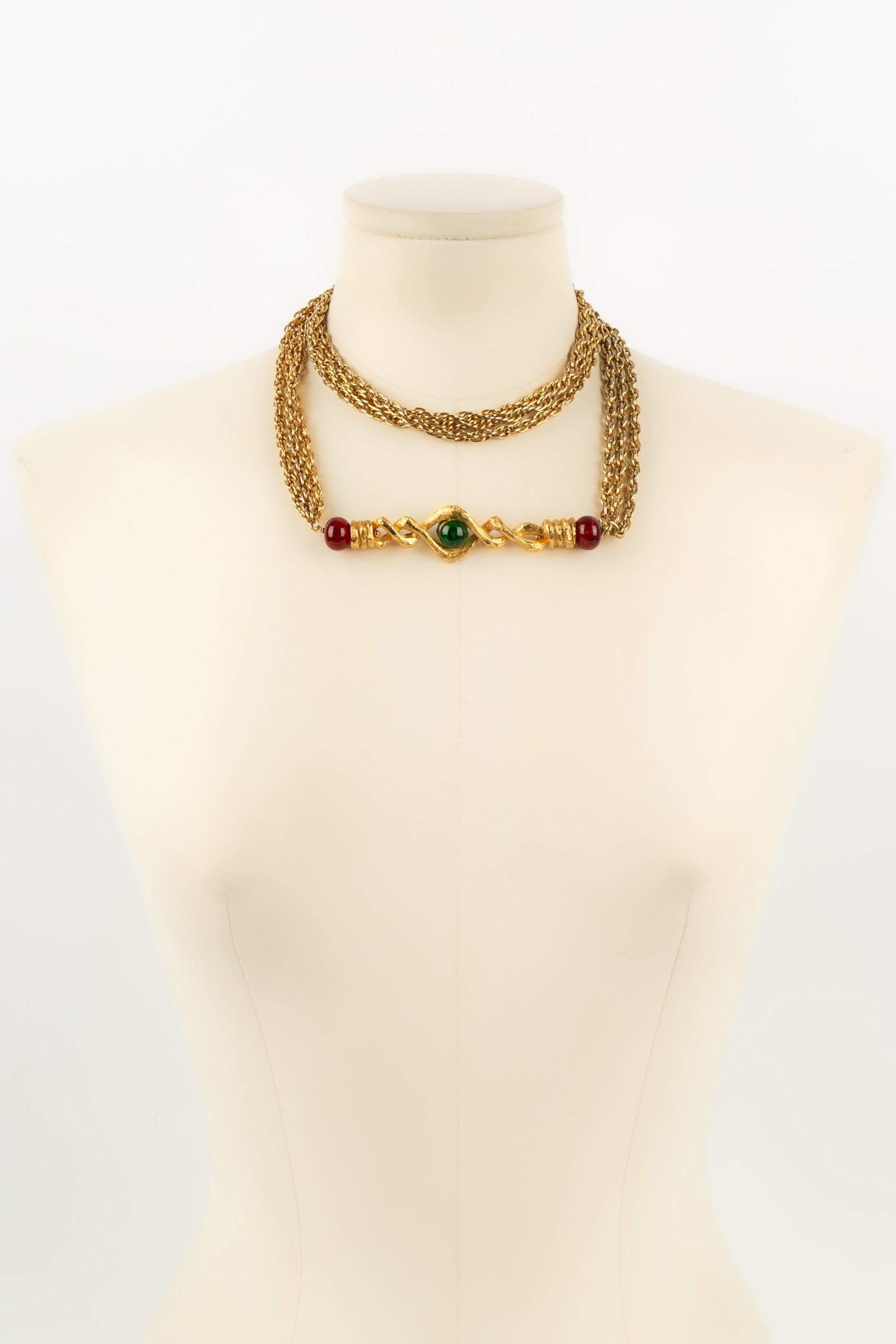 Chanel Necklace in Gold-Plated Metal and Colored Glass Pearls In Excellent Condition For Sale In SAINT-OUEN-SUR-SEINE, FR