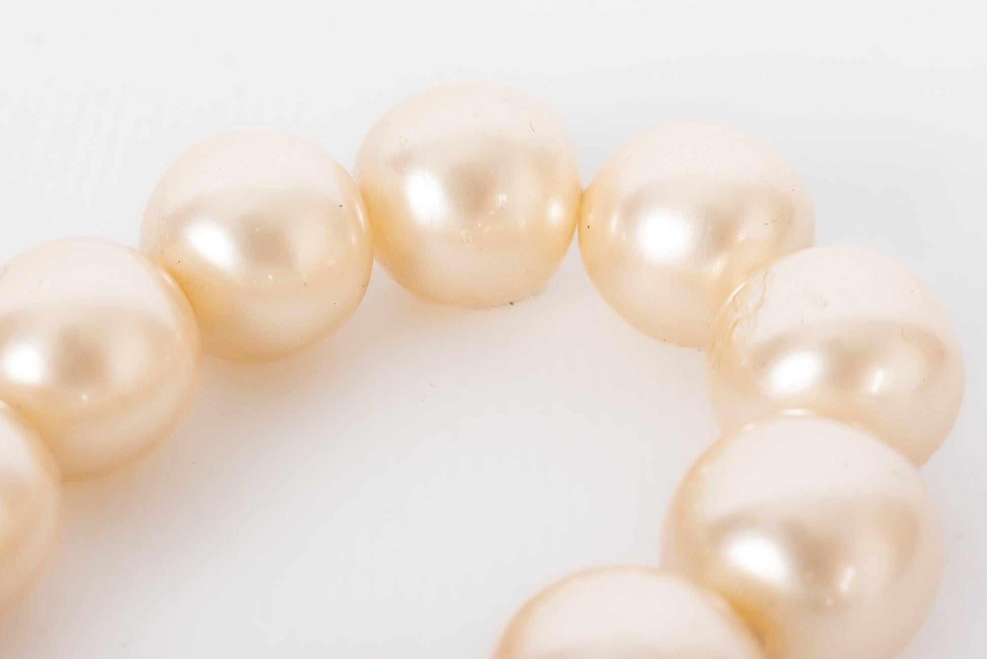 Women's Chanel Necklace in Gold-Plated Metal and Costume Pearly Beads, 1990s For Sale
