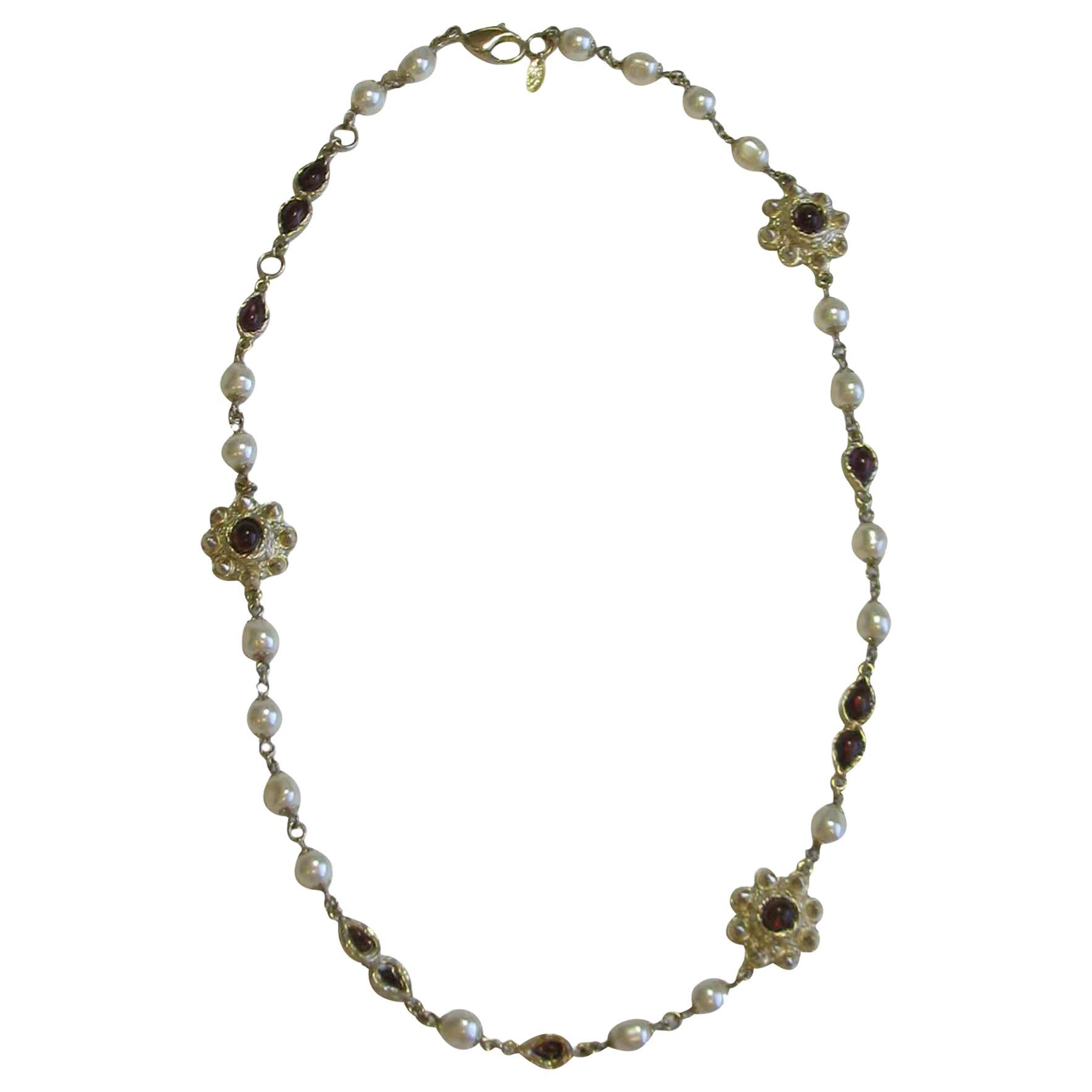 Chanel Necklace in Molten Glass and Gilt Metal