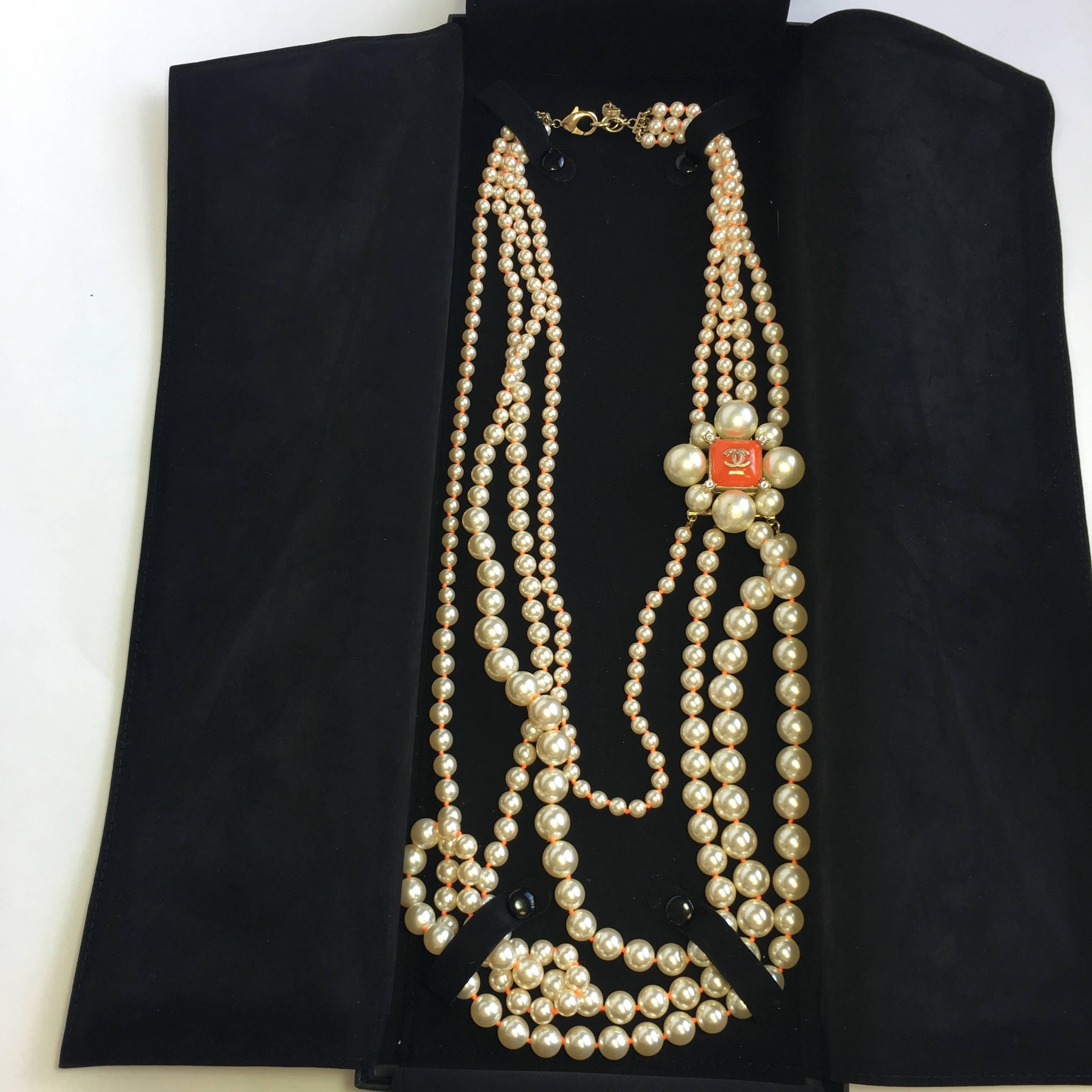 CHANEL Necklace in Pearls and Orange Molten Glass with Orange Fluorescent Nodes 3