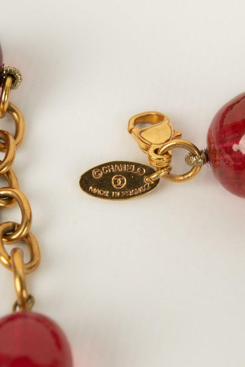 Chanel Halskette aus roten Glasperlen im Angebot 1