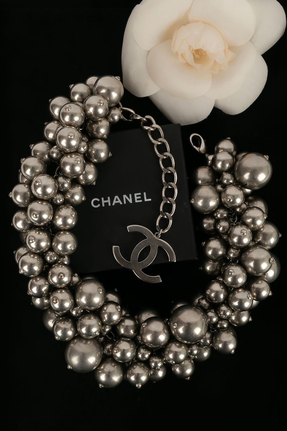 Chanel Necklace in Silver Metal Spheres For Sale 3