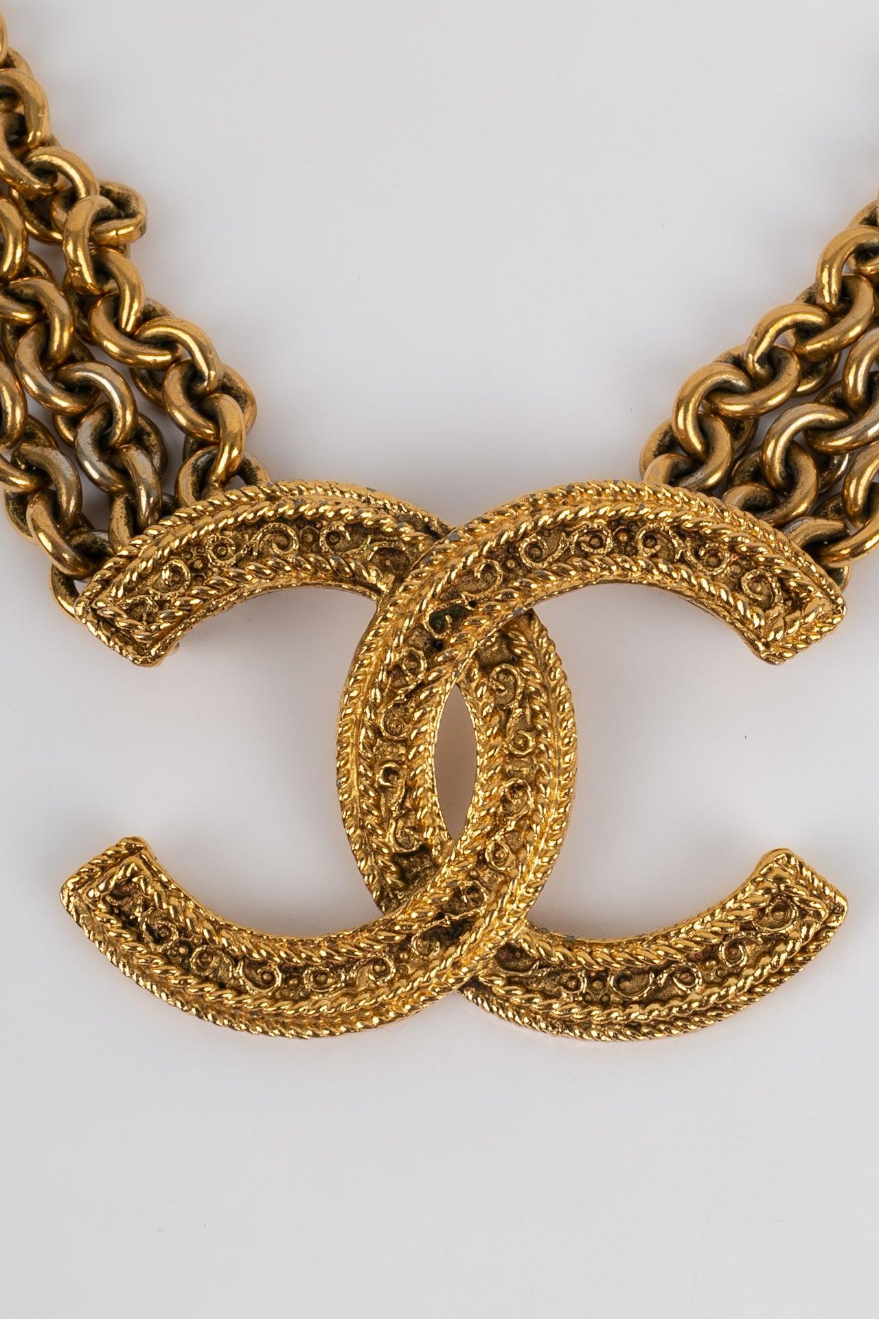 Chanel Necklace in Three Gold Metal Chains with Central CC Pendant For Sale 1